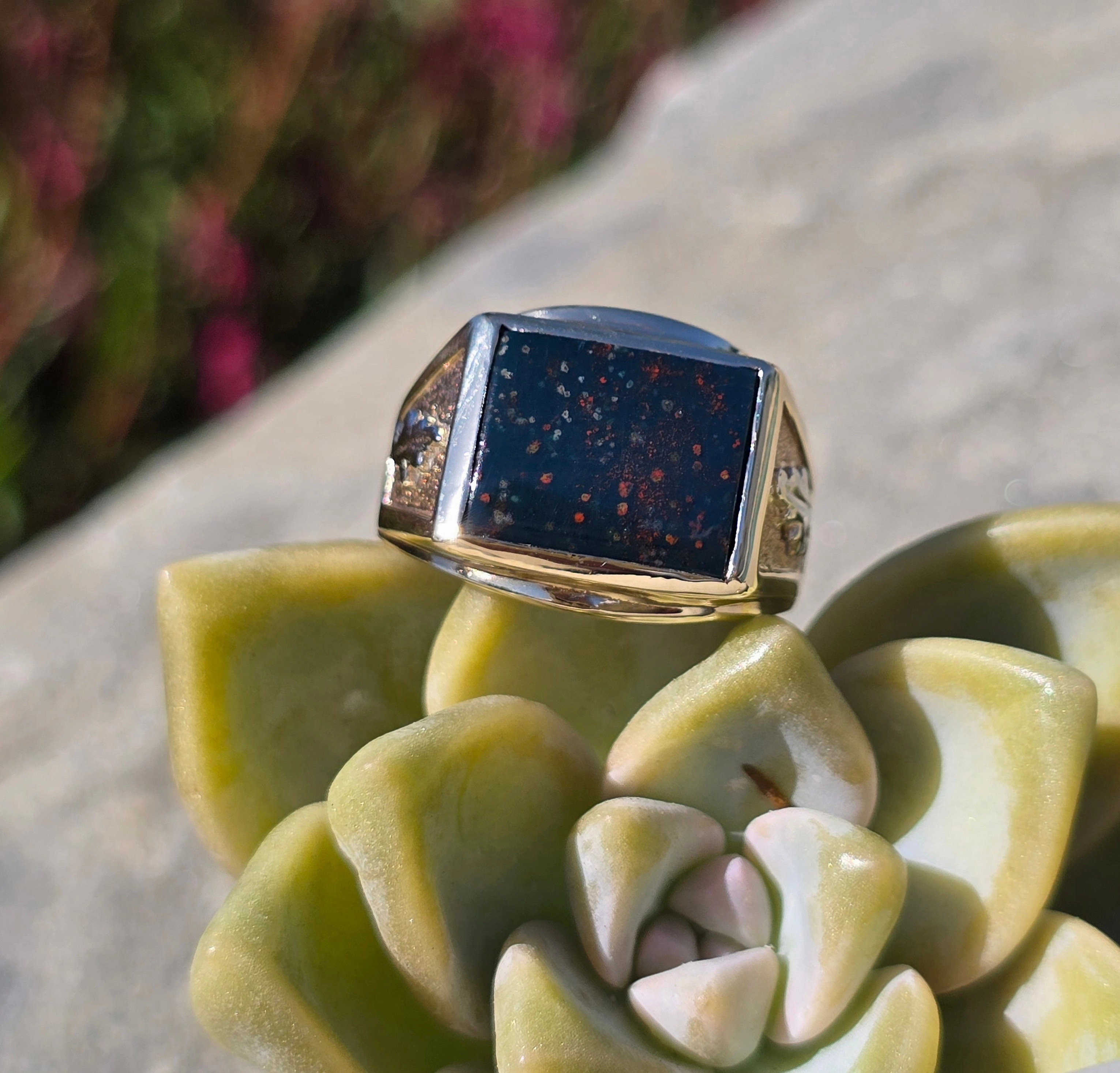 10k gold bloodstone vintage estate ring