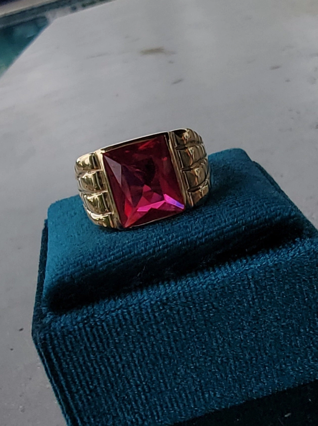 10k gold Deco created red ruby estate men's ring