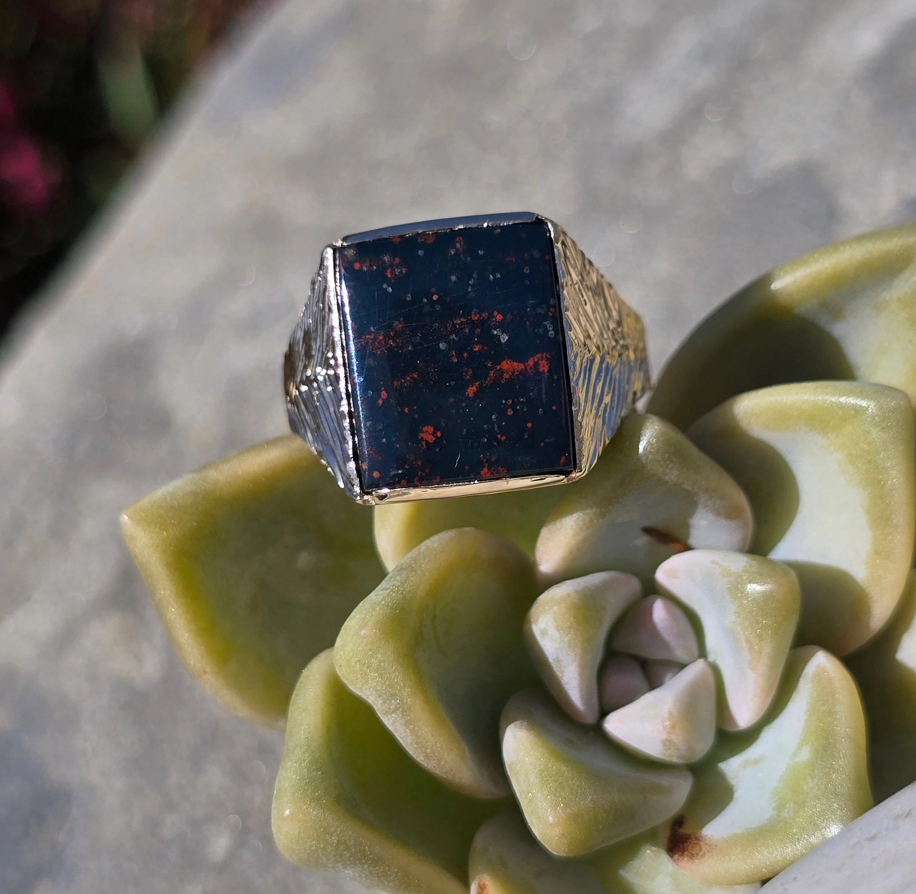 10k gold vintage estate bloodstone ring
