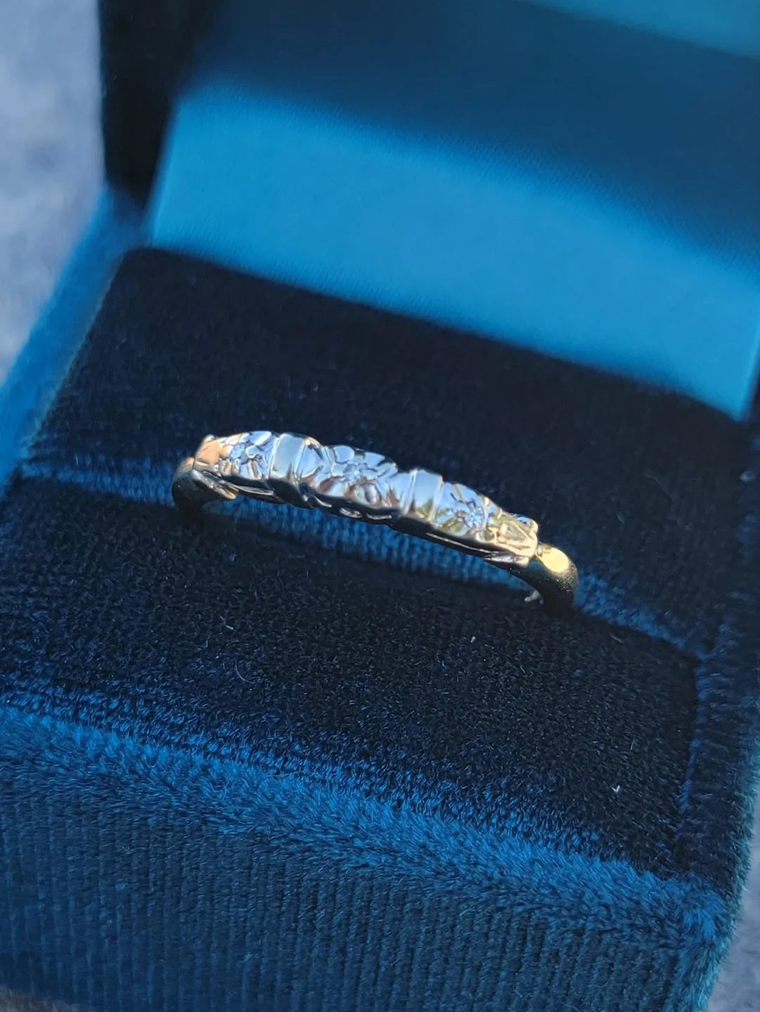 14k gold two tone 3 diamond estate band