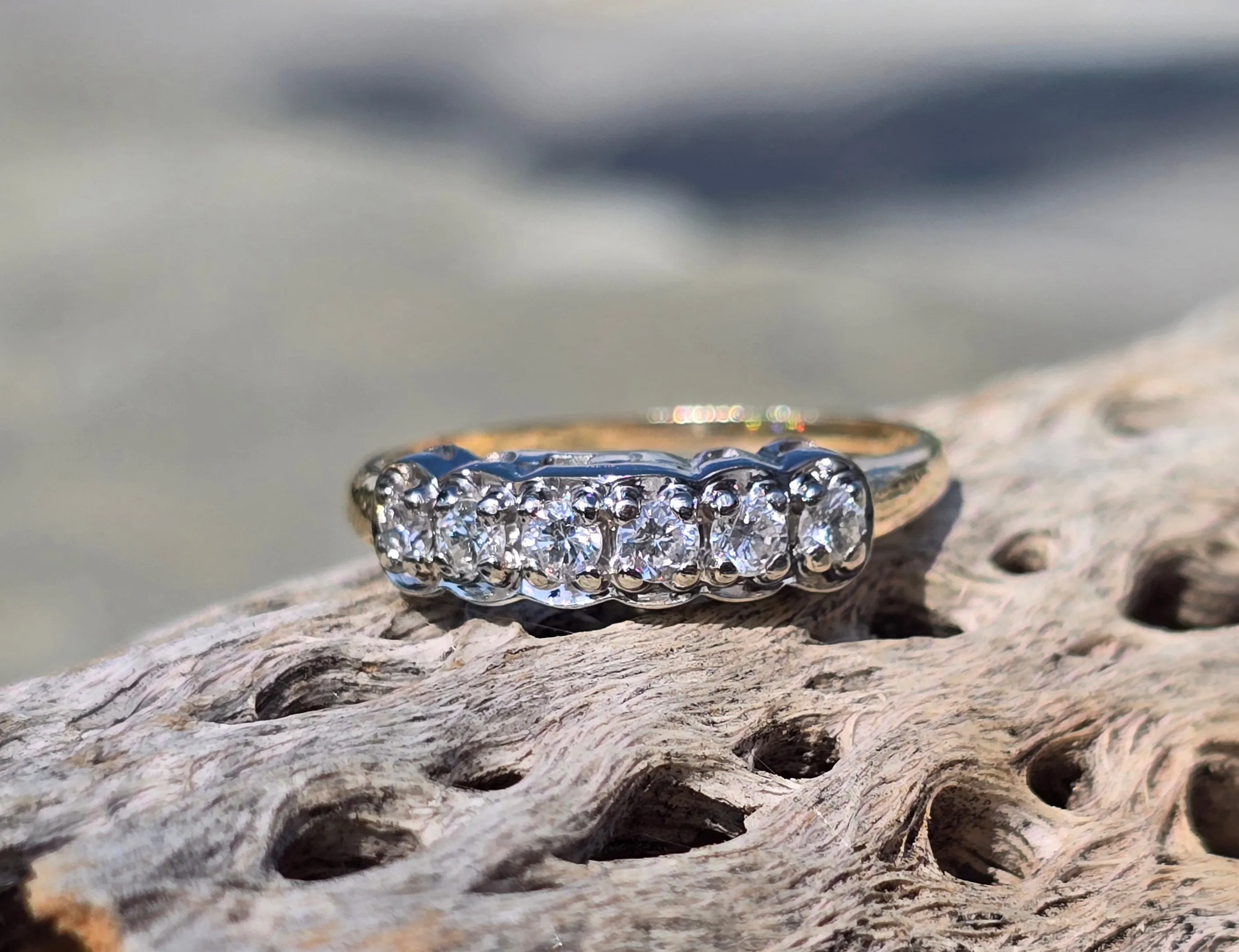 14k gold two tone 6 diamond estate band