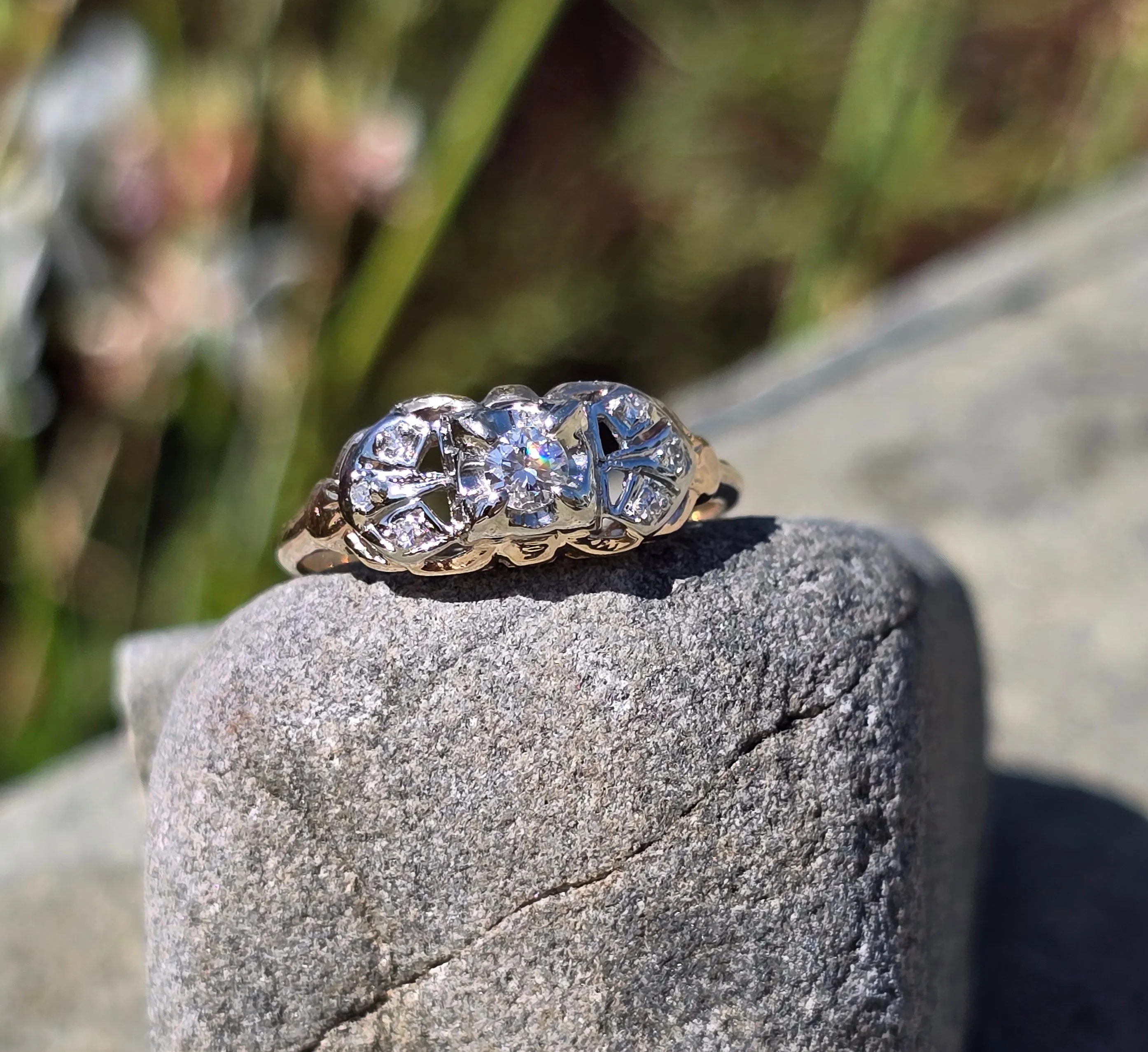 14k gold two tone Art Deco c.1930's diamond estate ring