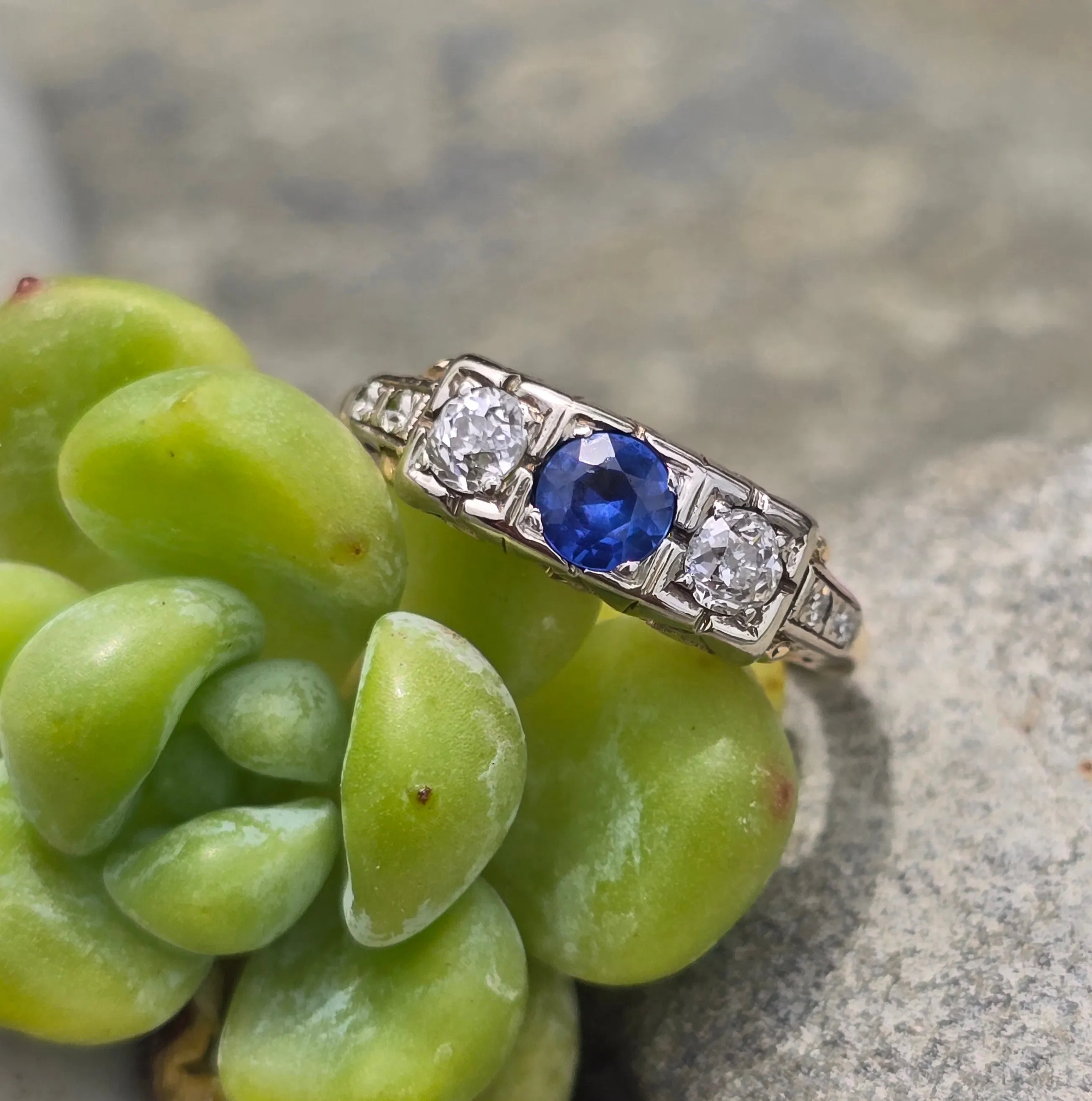 14k two-tone blue sapphire & diamond antique estate ring band