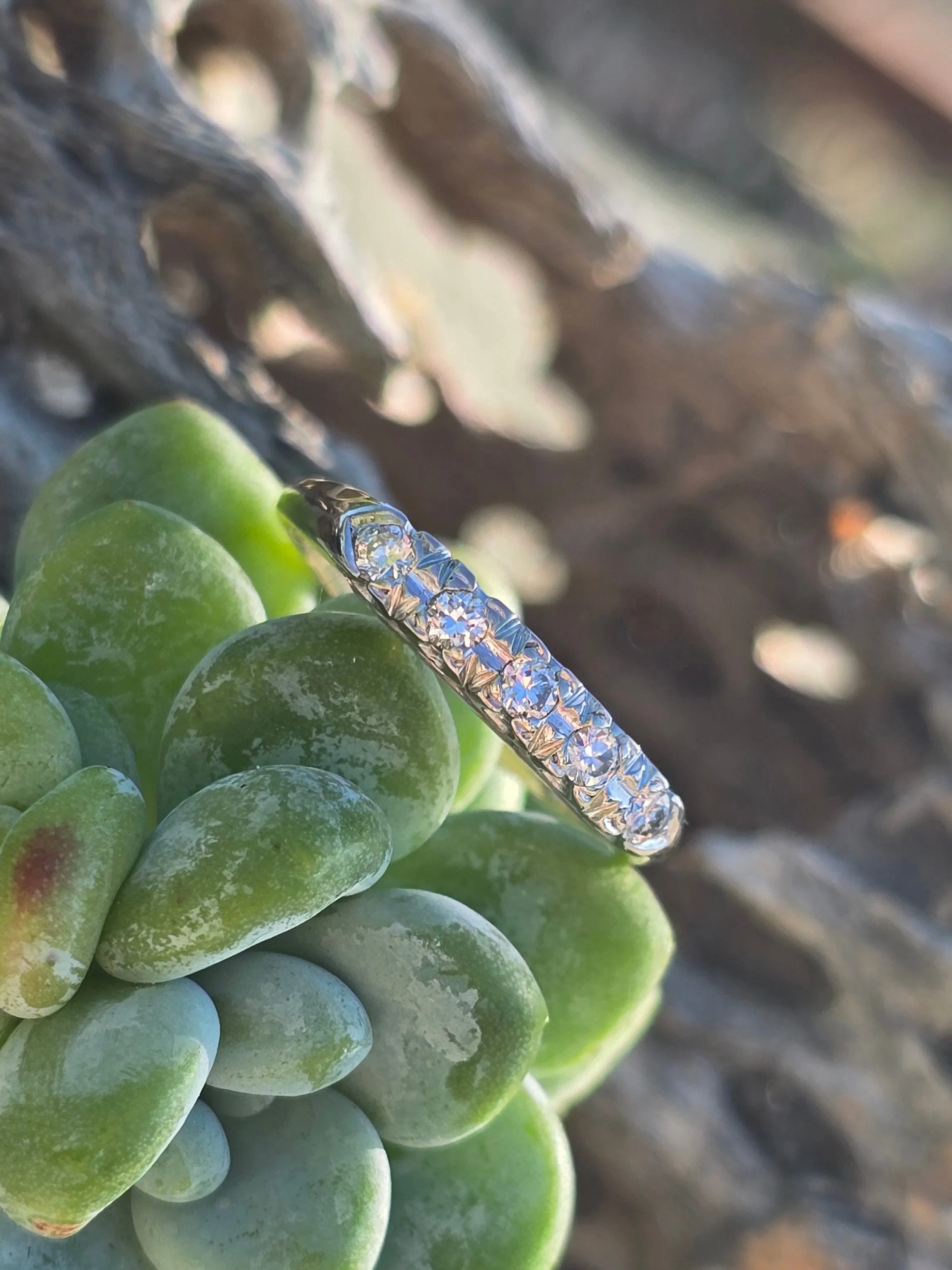 14k white gold 5 diamond estate band