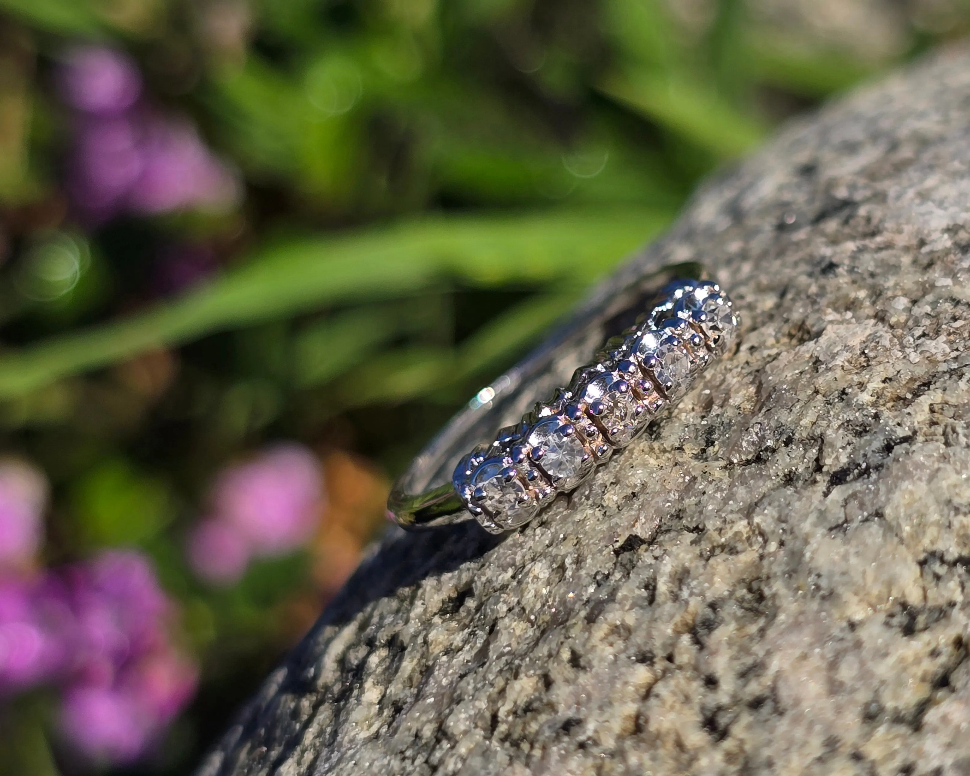 14k white gold 5 diamond vintage estate stackable band