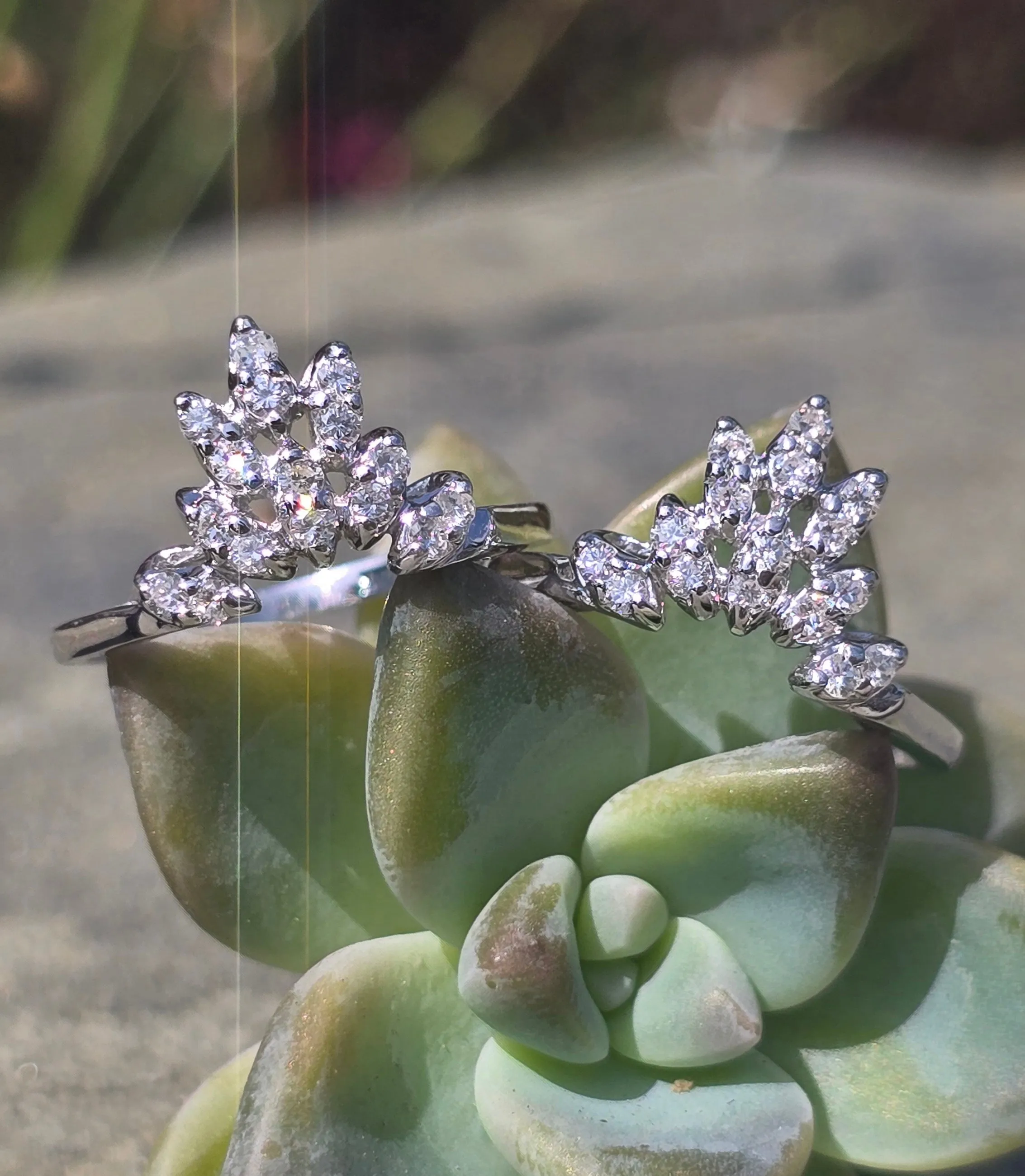 14k white gold diamond estate curved tiara band - guard