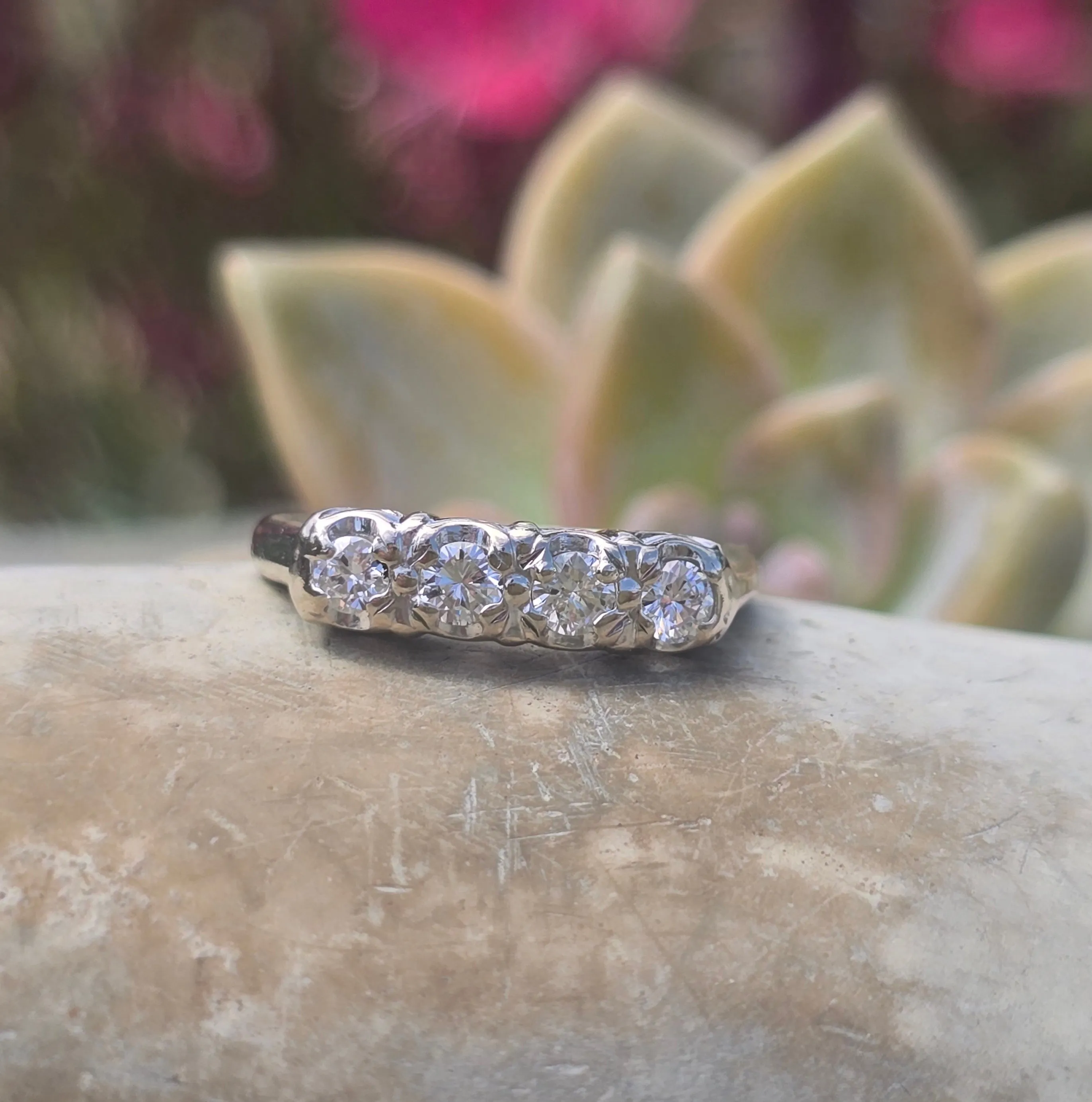 14k white gold mid-century diamond estate band