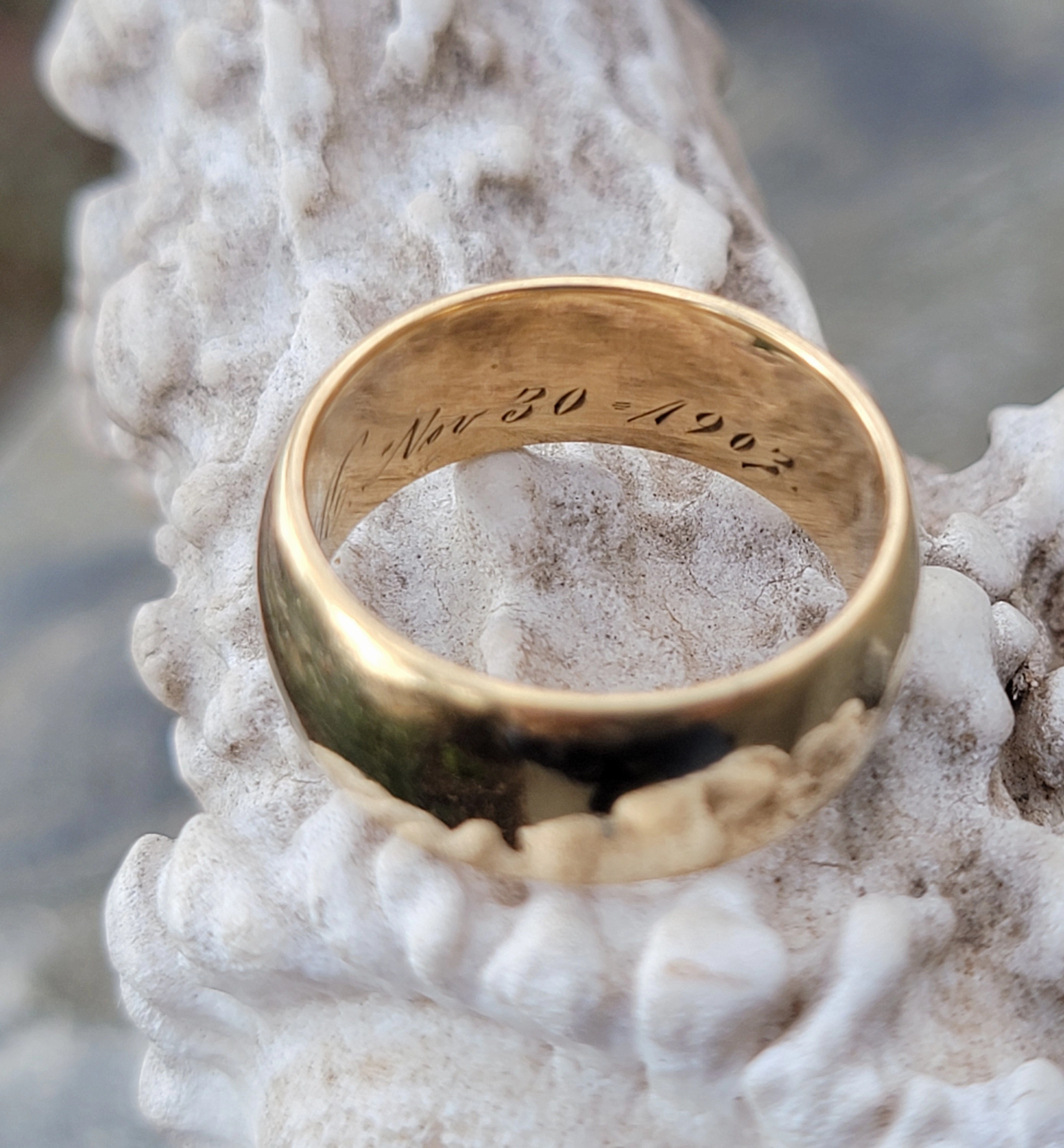 14k gold 7.5mm estate wedding band 1903 - size 7
