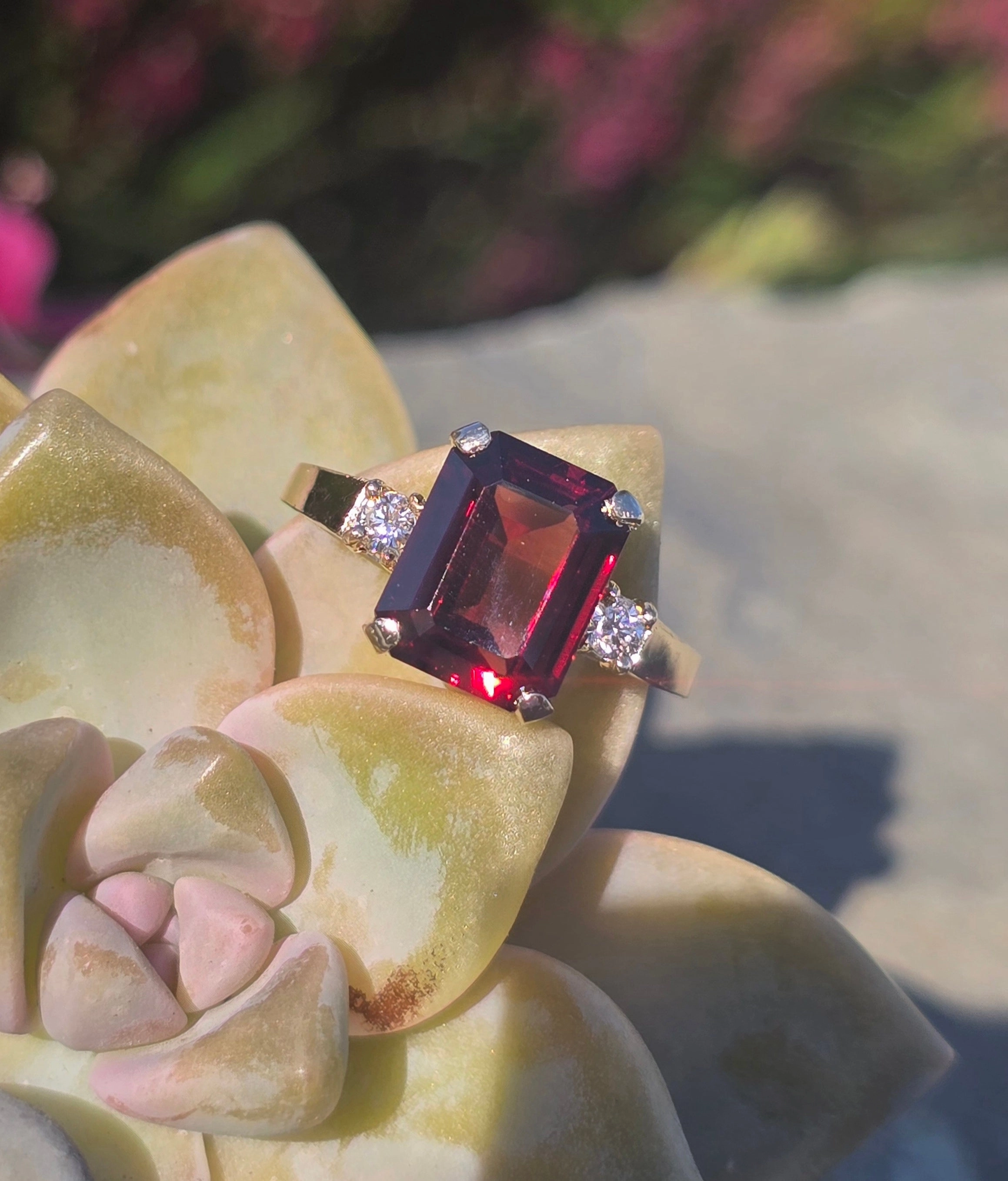 14k gold emerald cut garnet and diamond estate ring