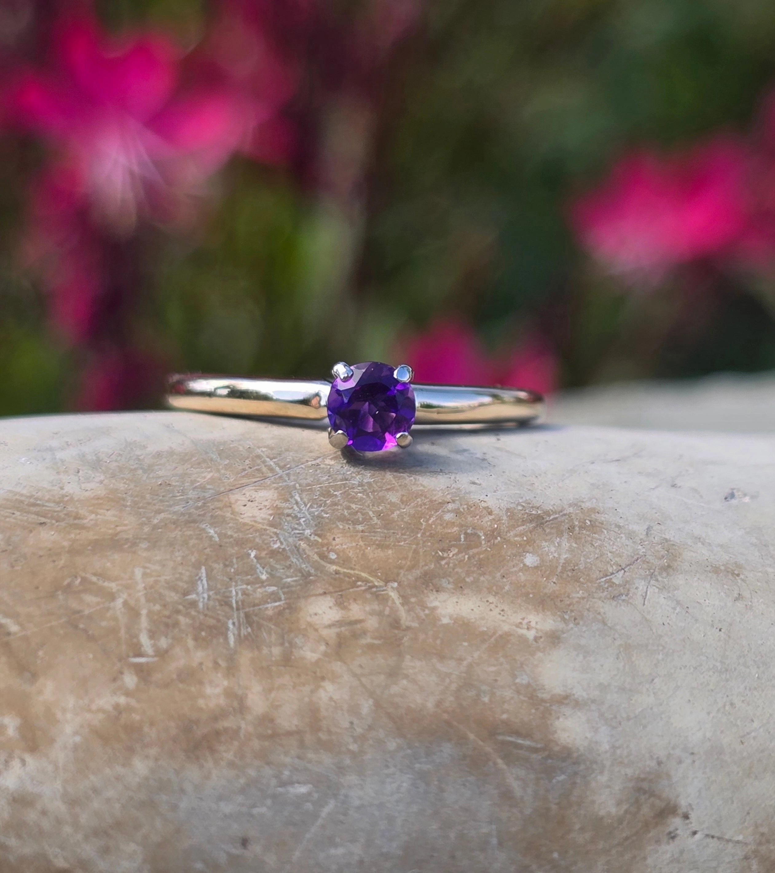 14k gold two tone amethyst solitaire estate ring