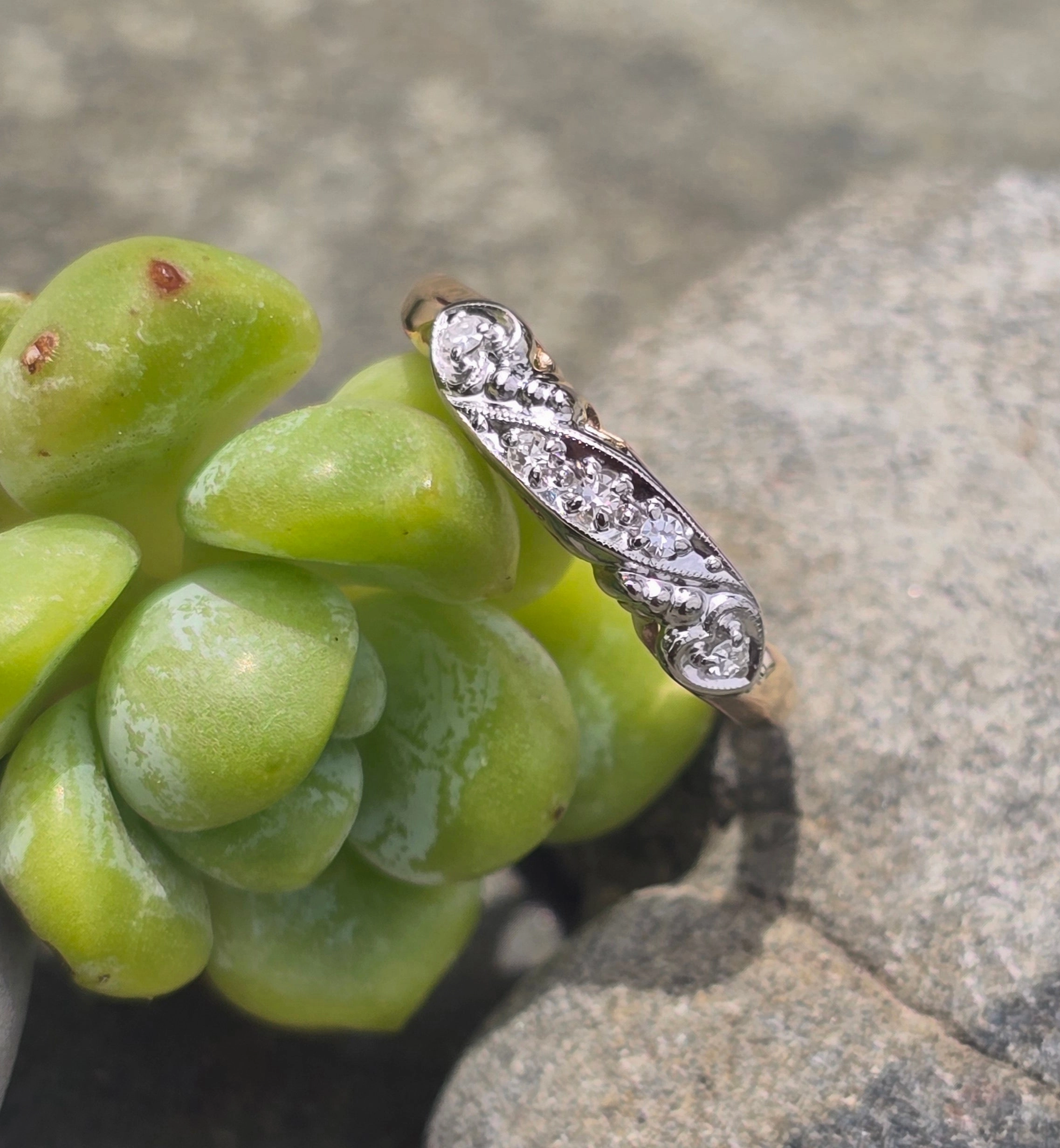 14k gold two-tone diamond heart estate band