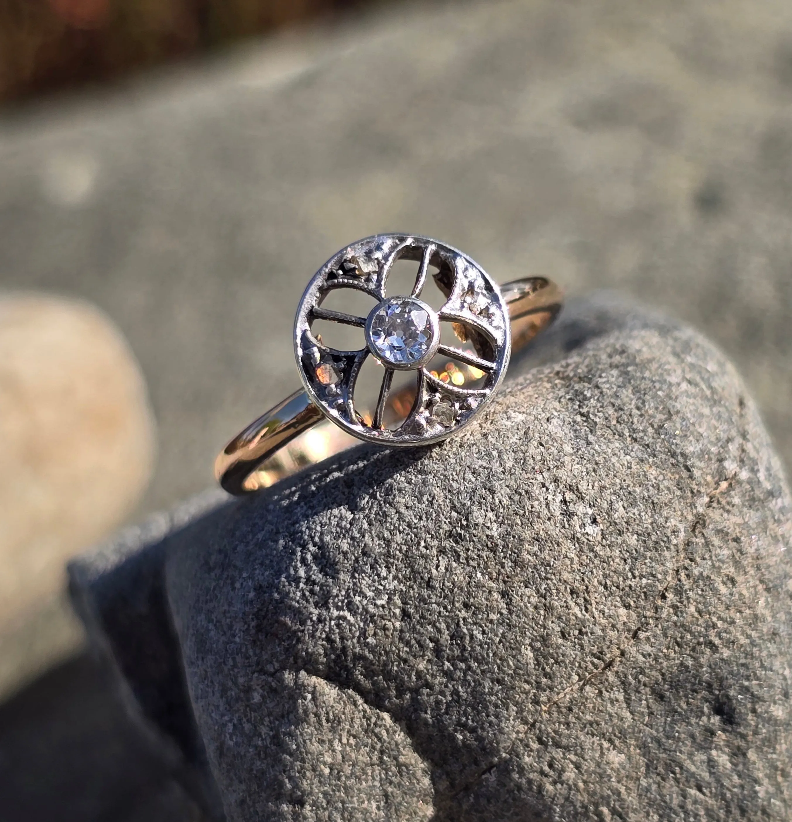 18k gold two-tone diamond antique estate ring