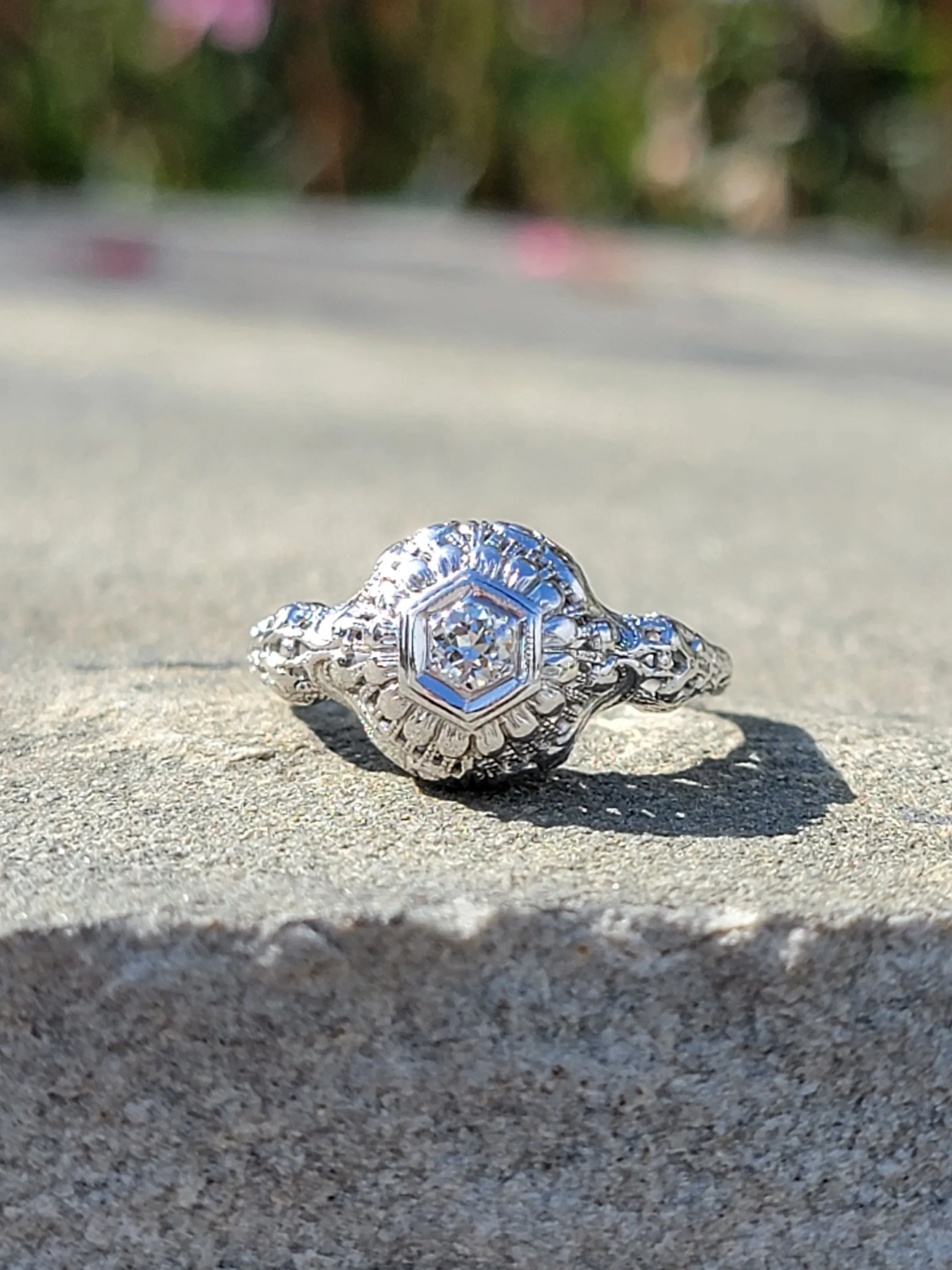 18k white gold c.1920's Deco diamond filigree ring