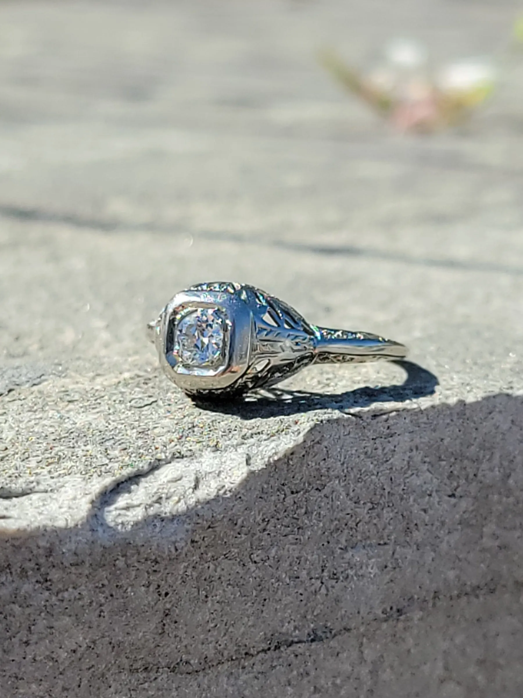 18k white gold c.1920's Deco filigree European cut diamond antique ring - apx .16ct