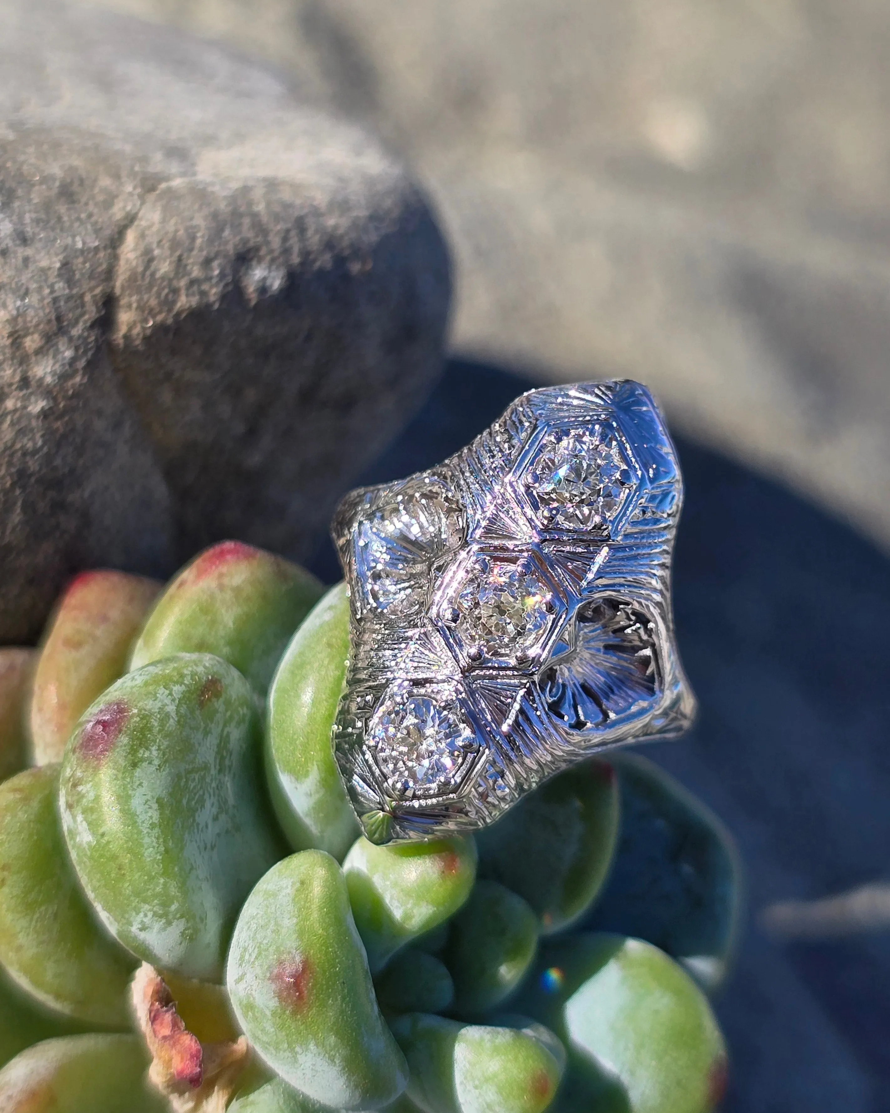 18k white gold diamond estate Art Deco filigree glove shield Ring