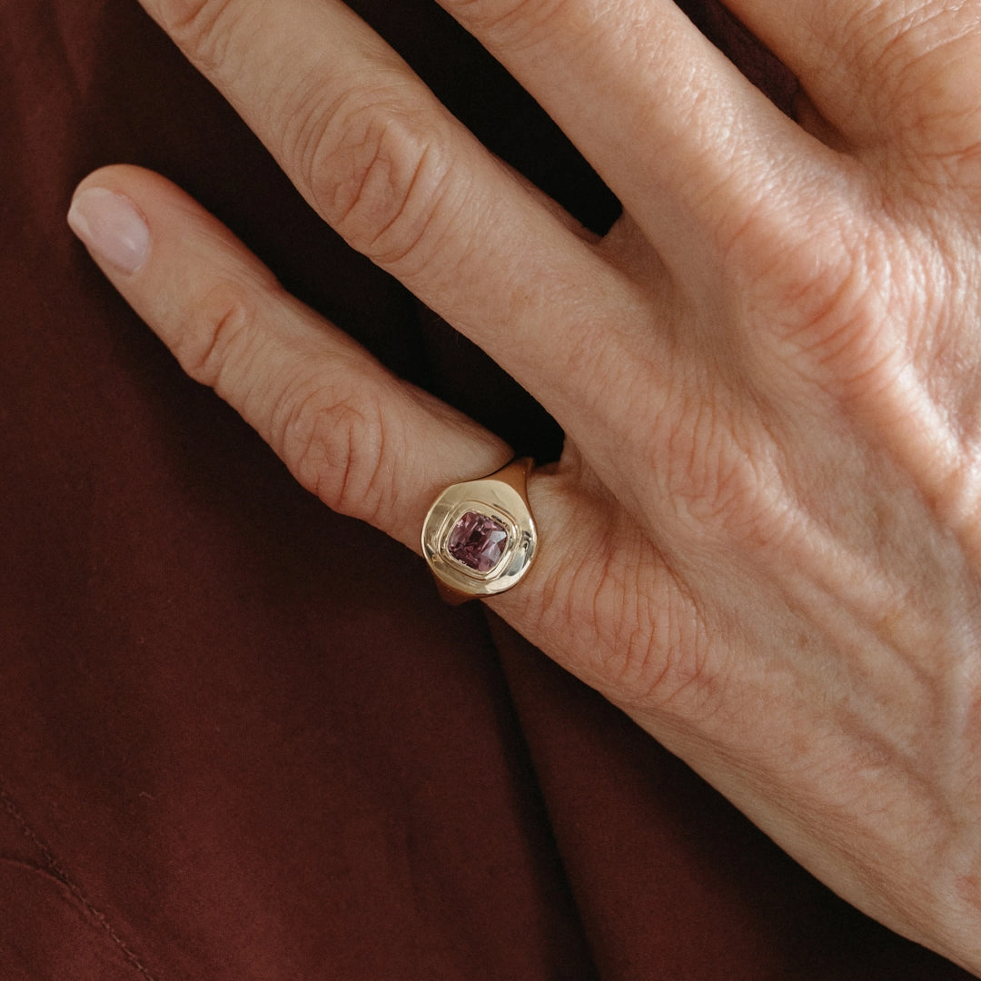1.06CT CLAY PINK SAPPHIRE RIPPLE RING