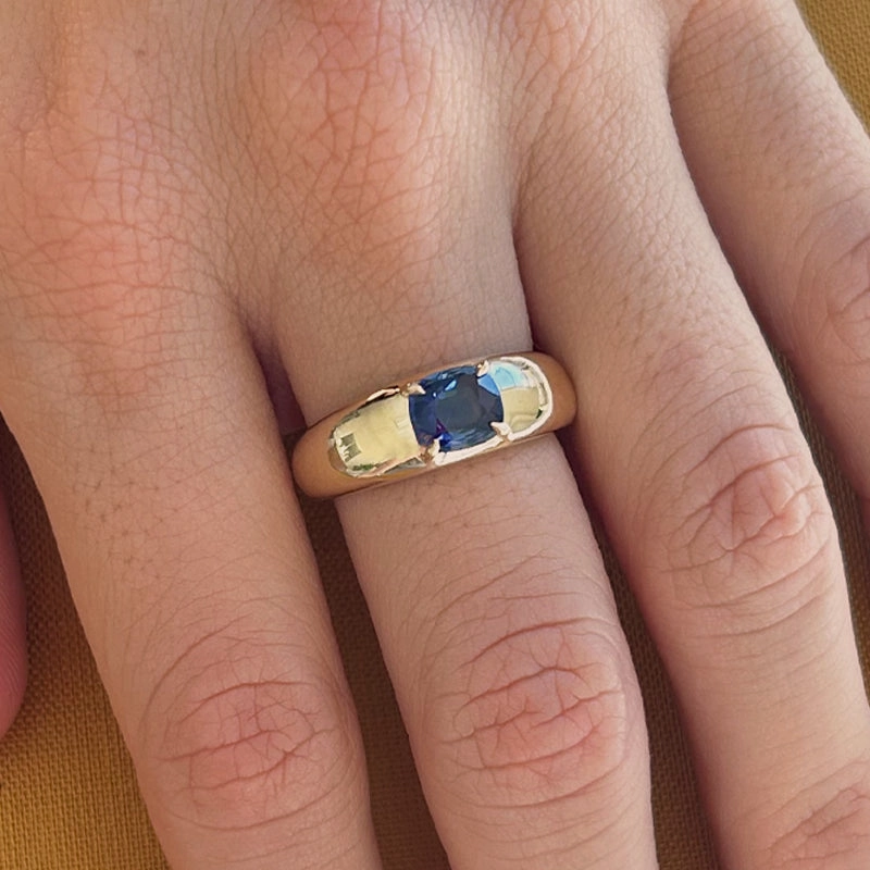 1.12ct CUSHION CUT SAPPHIRE CLOUD RING