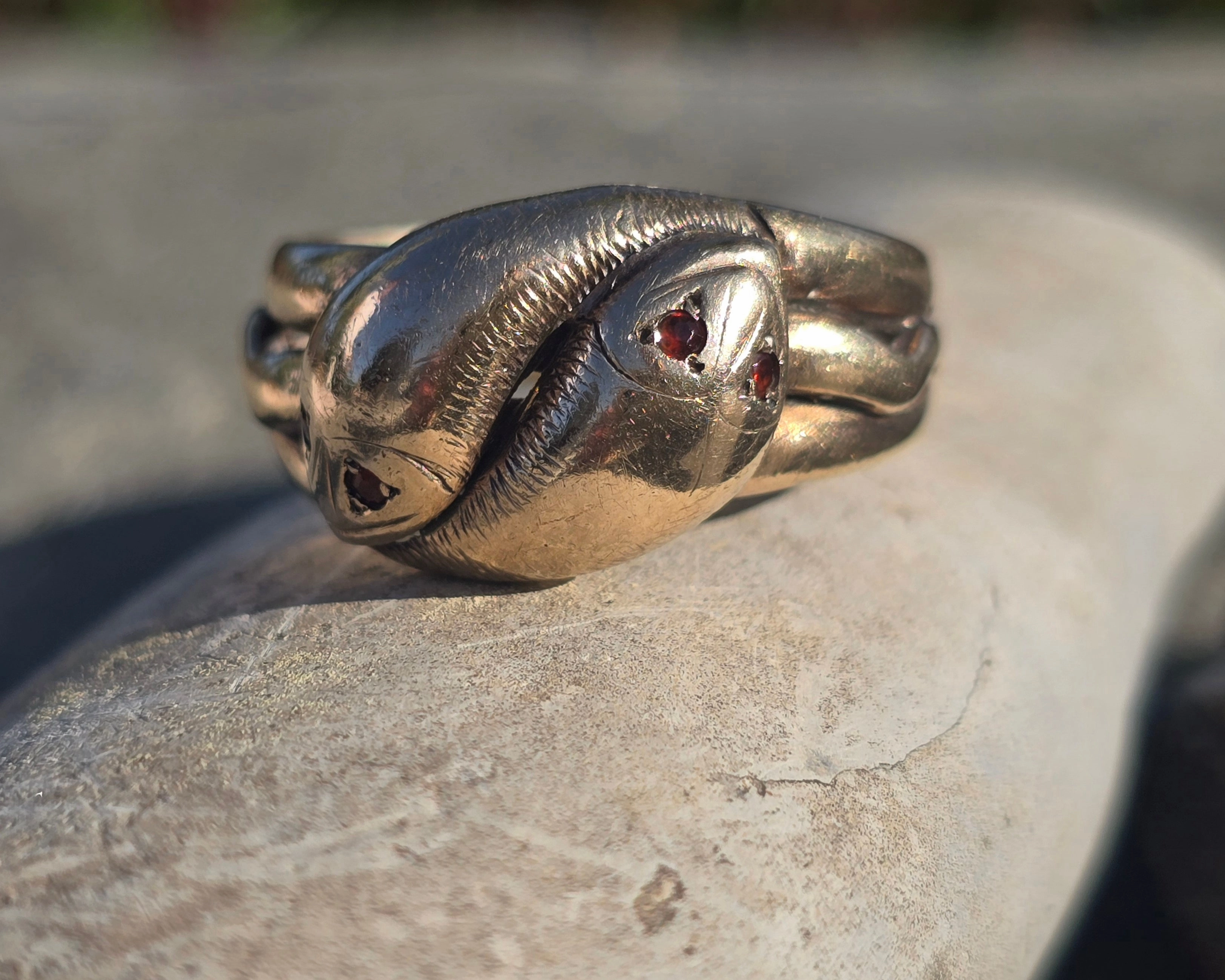 9ct gold diamond SNAKE estate ring band - size 11