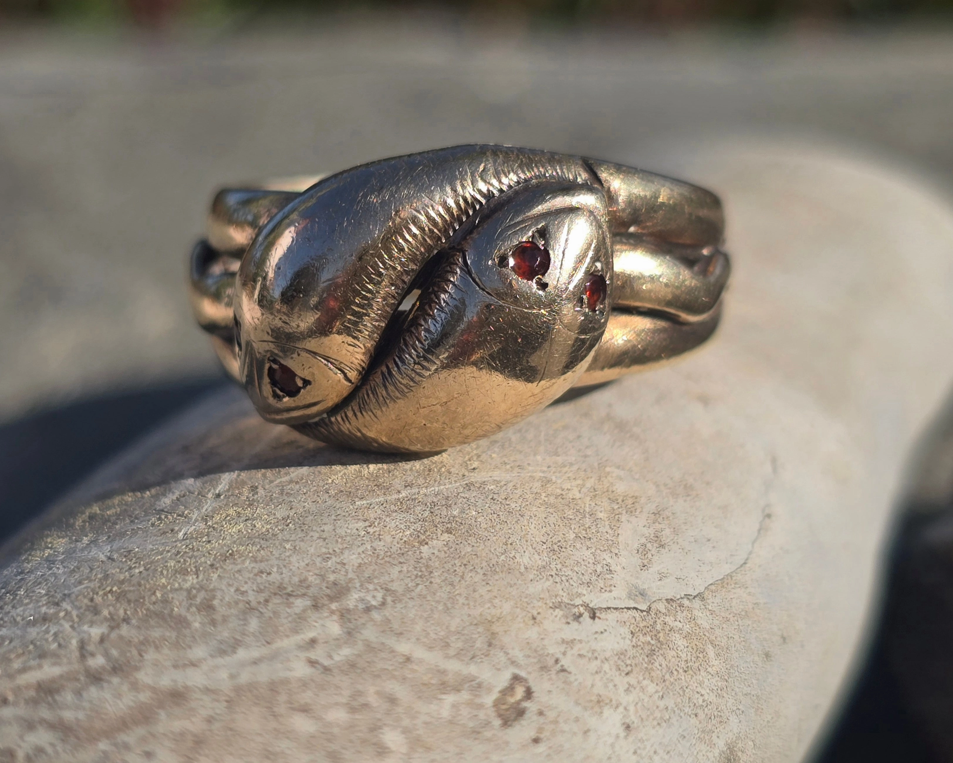 9ct gold diamond SNAKE estate ring band - size 11
