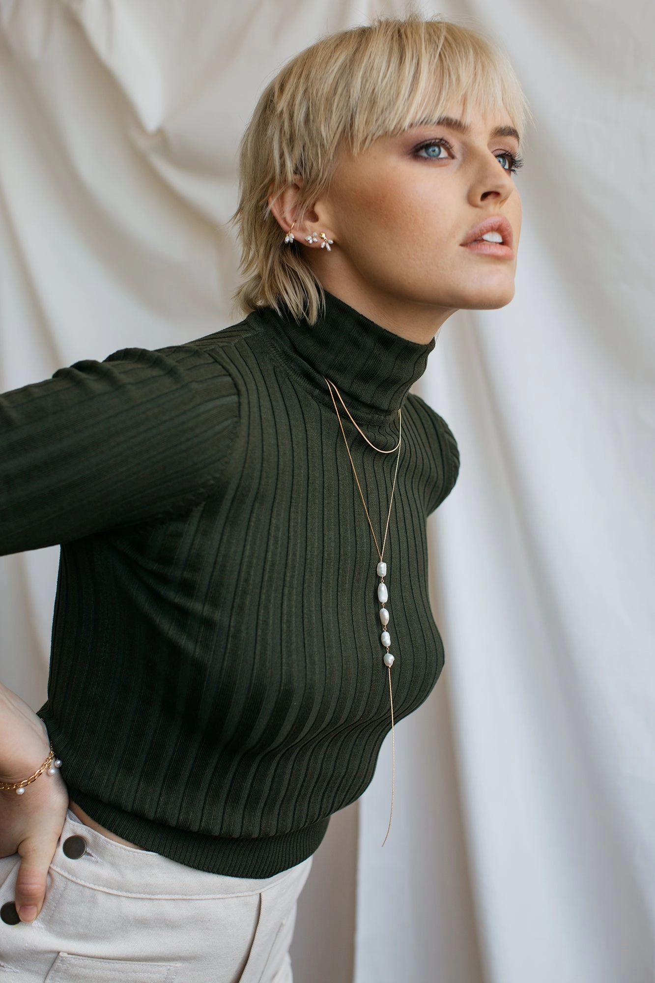 Cinq Necklace