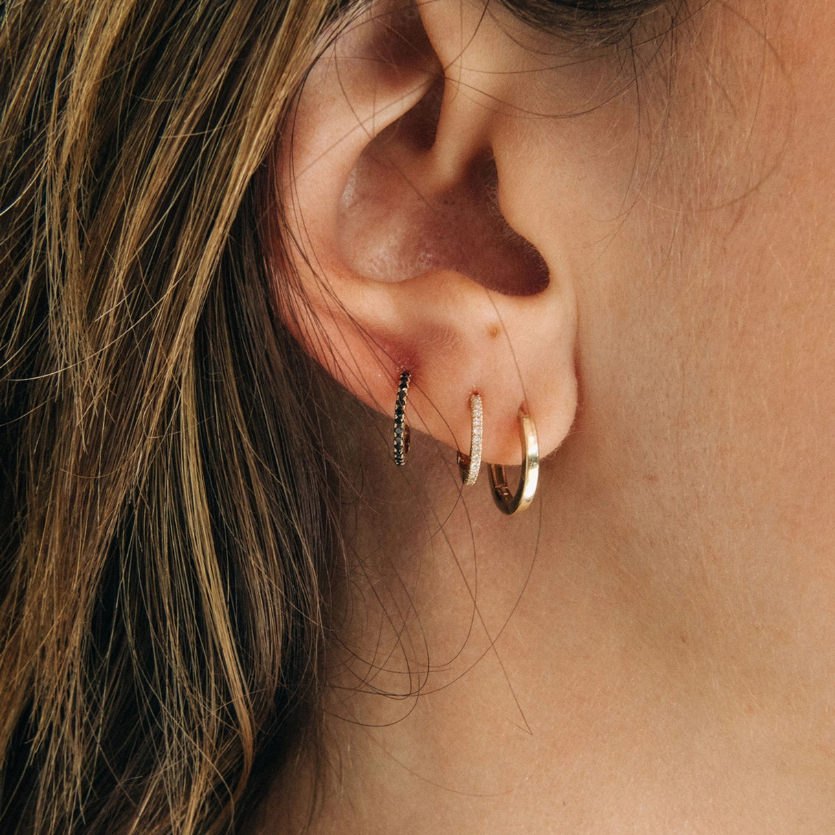 CLASSIC SMALL GOLD HOOPS