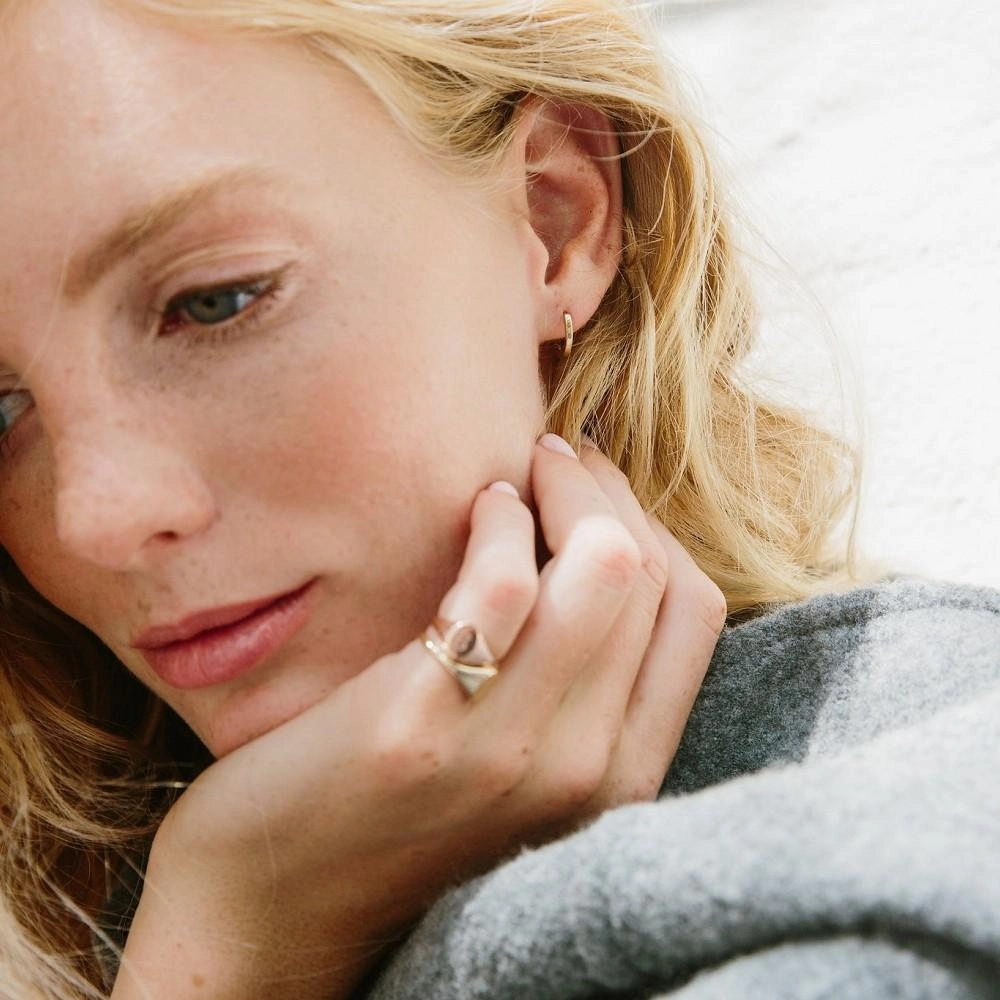 CLASSIC SMALL GOLD HOOPS