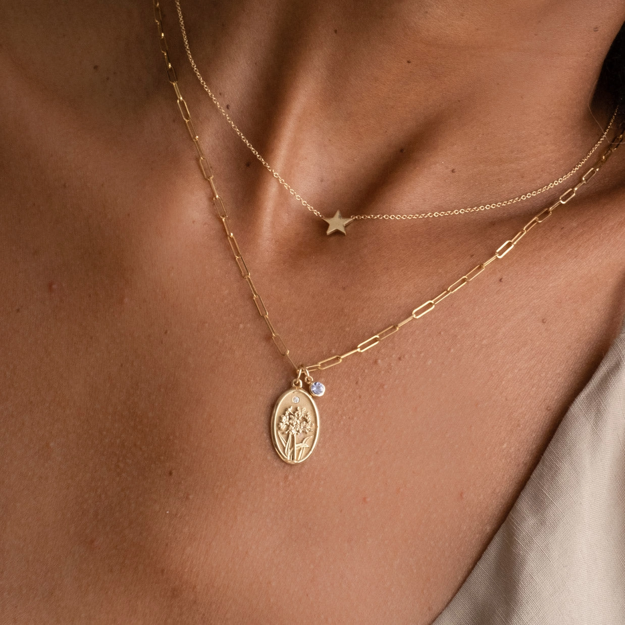 DECEMBER BIRTH FLOWER CHARM