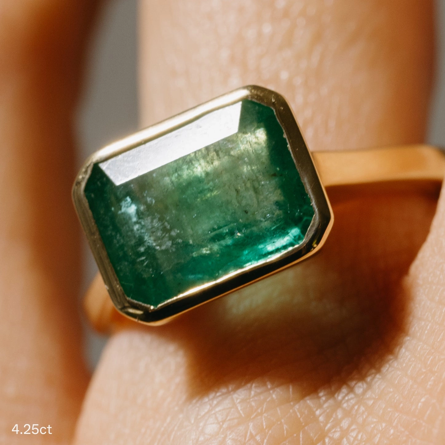 EMERALD SOLITAIRE RING