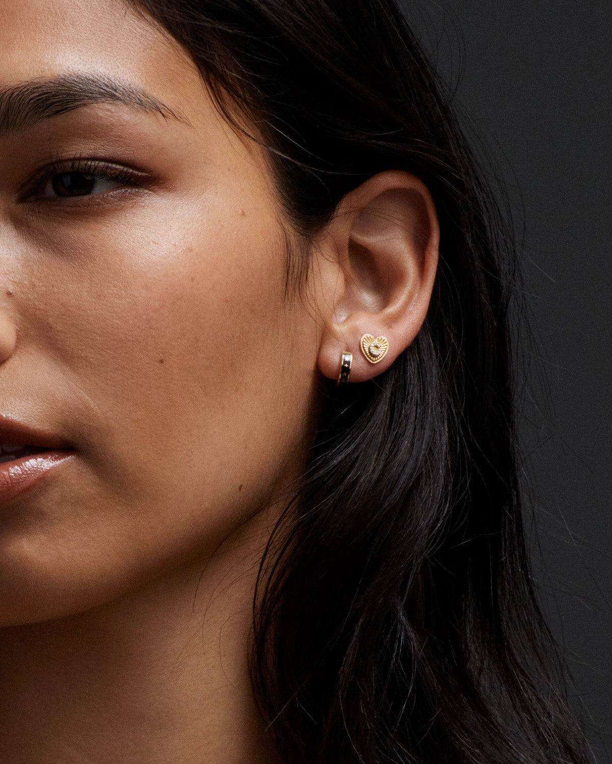 Initials & Numbers : Mini Heart Ear Stud