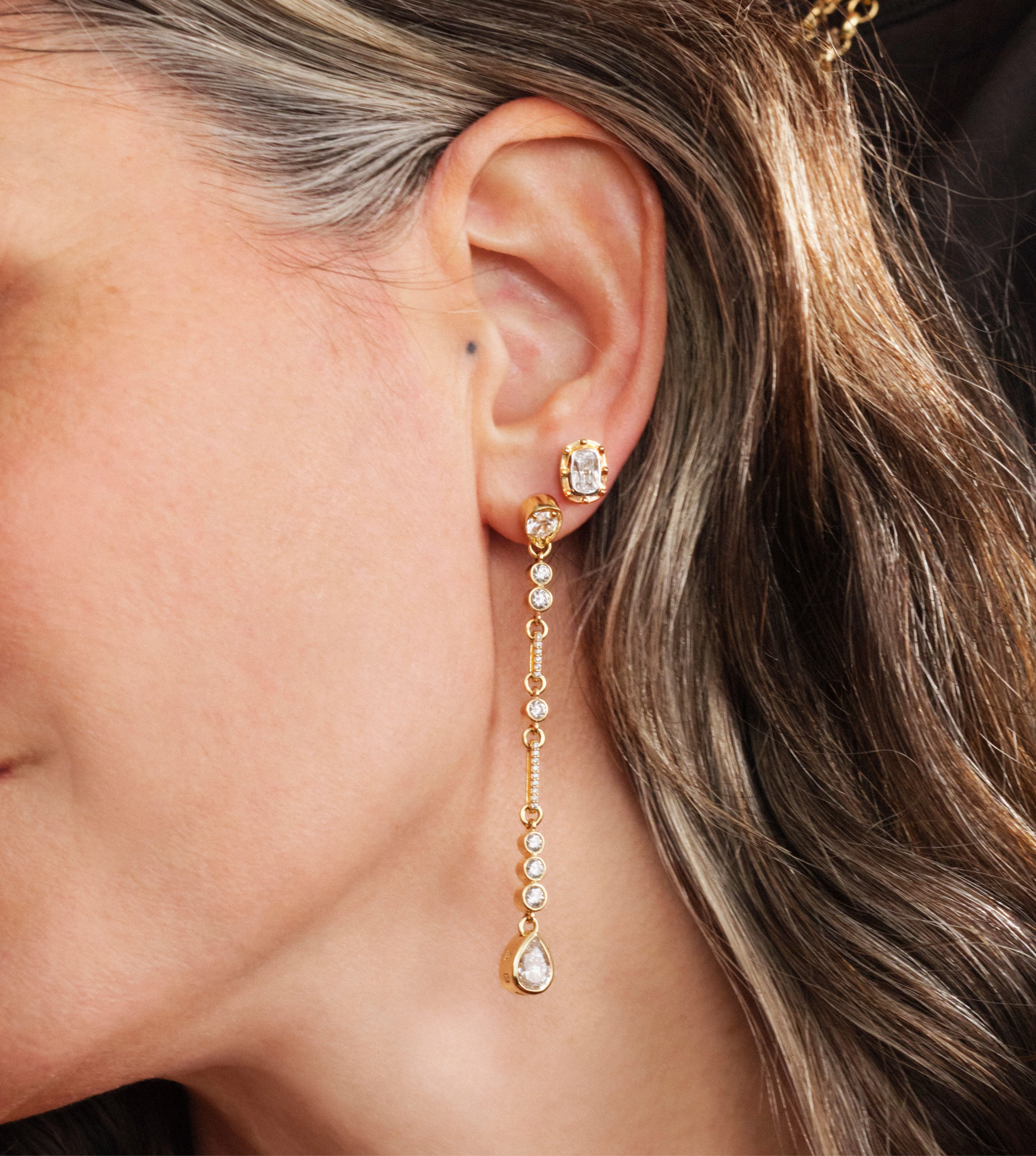 Lovestruck Stud : in Yellow Gold with Cushion Diamond