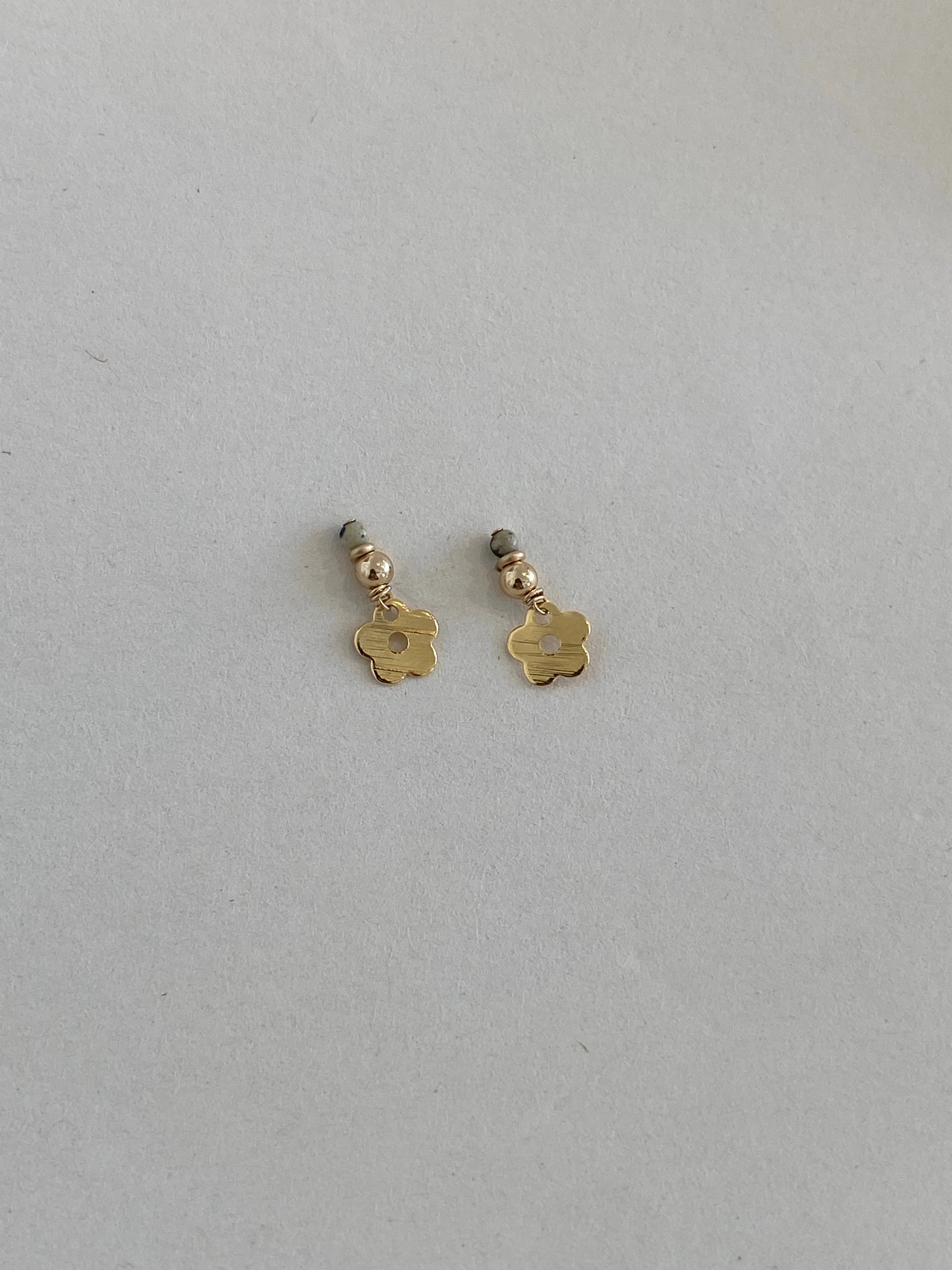 Mini Daisy Earring