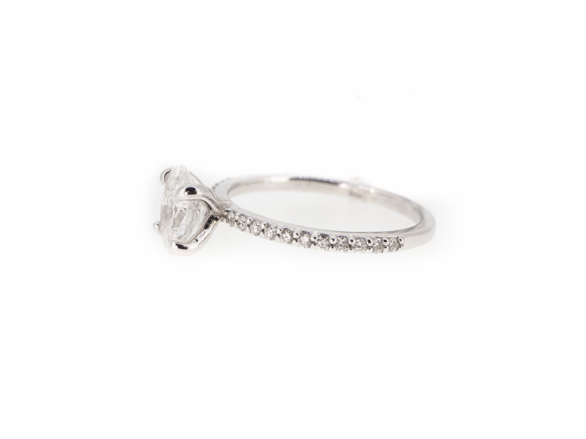 Oval Solitaire Engagement