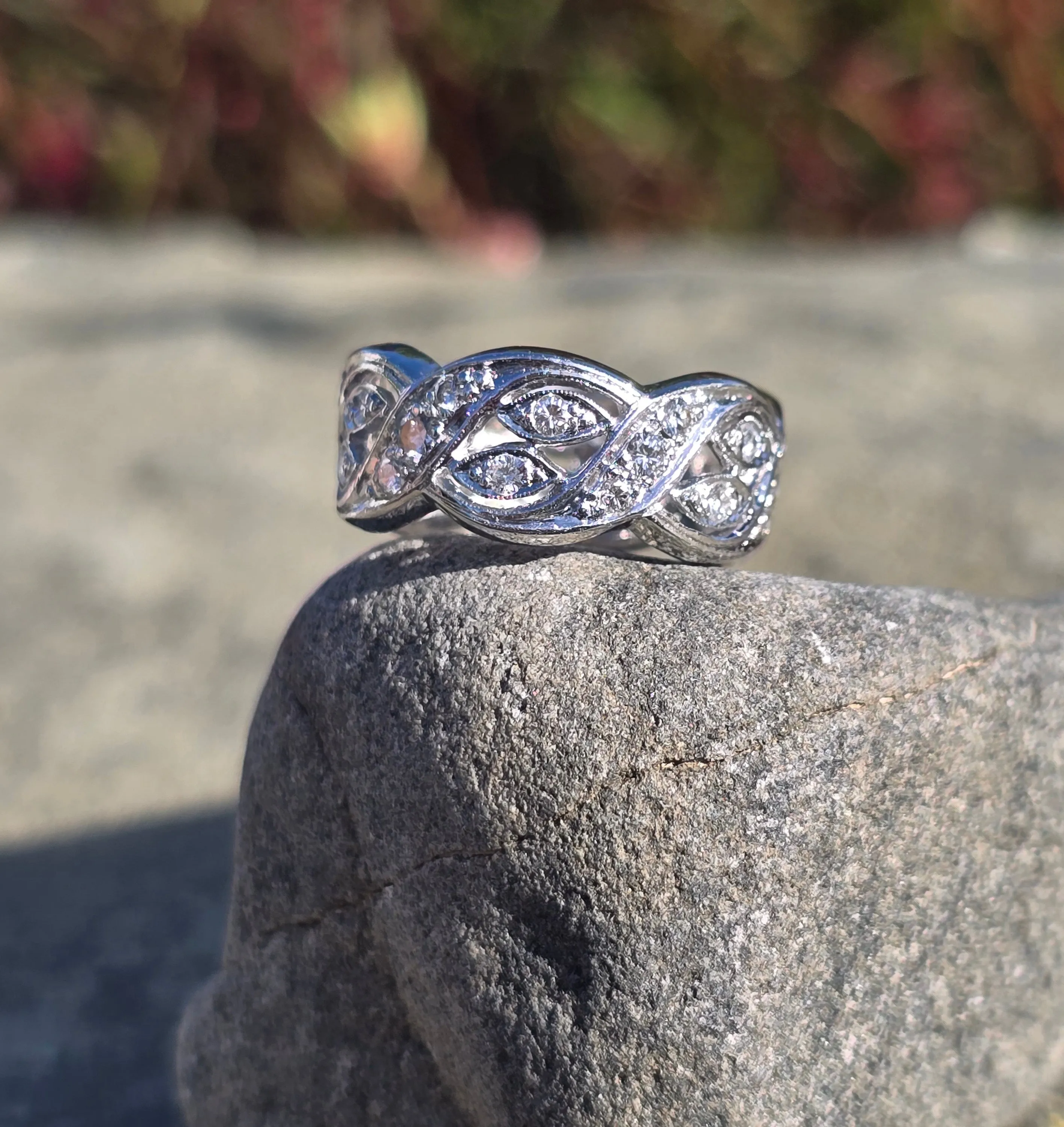 platinum 8.5mm diamond estate mid century eternity band - size 6