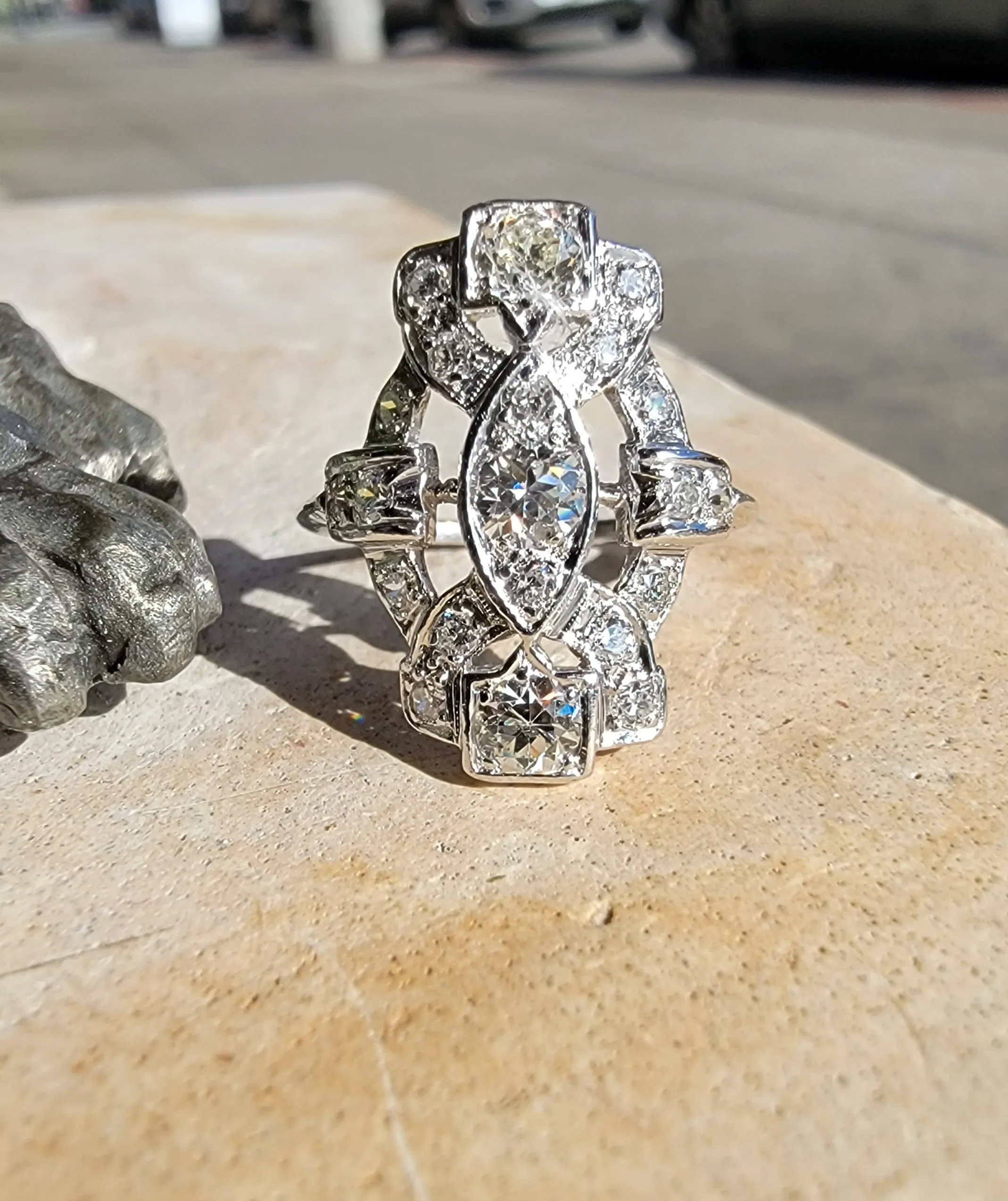 Platinum Art Deco c.1920's glove sheild ring
