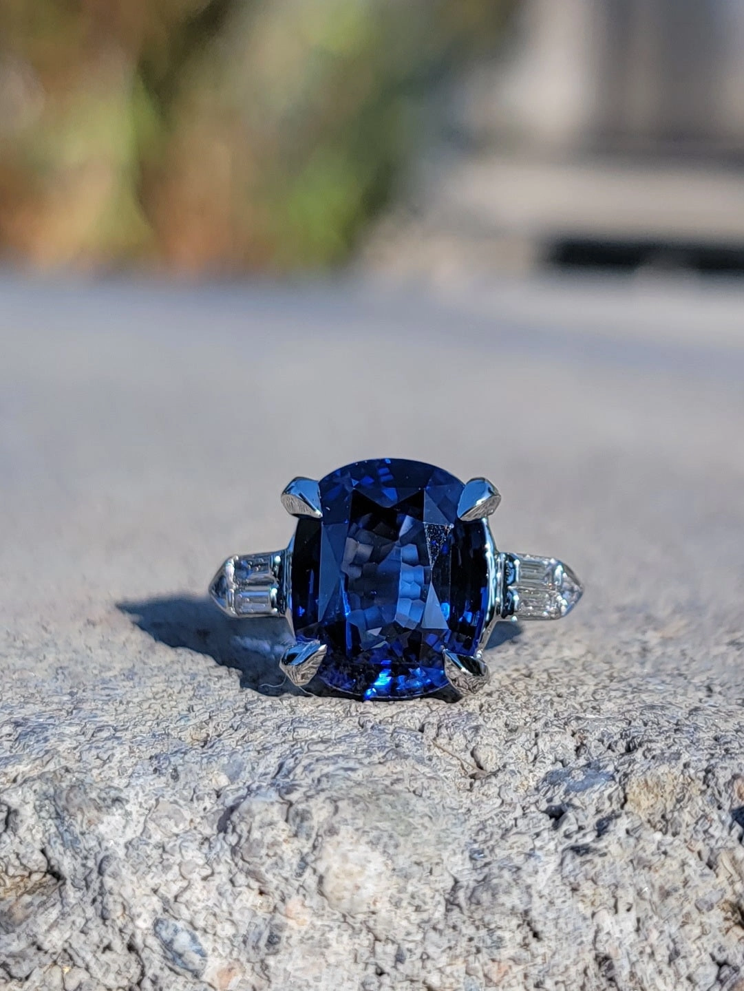 Platinum 8.11ct blue sapphire & diamond estate ring - GIA certified