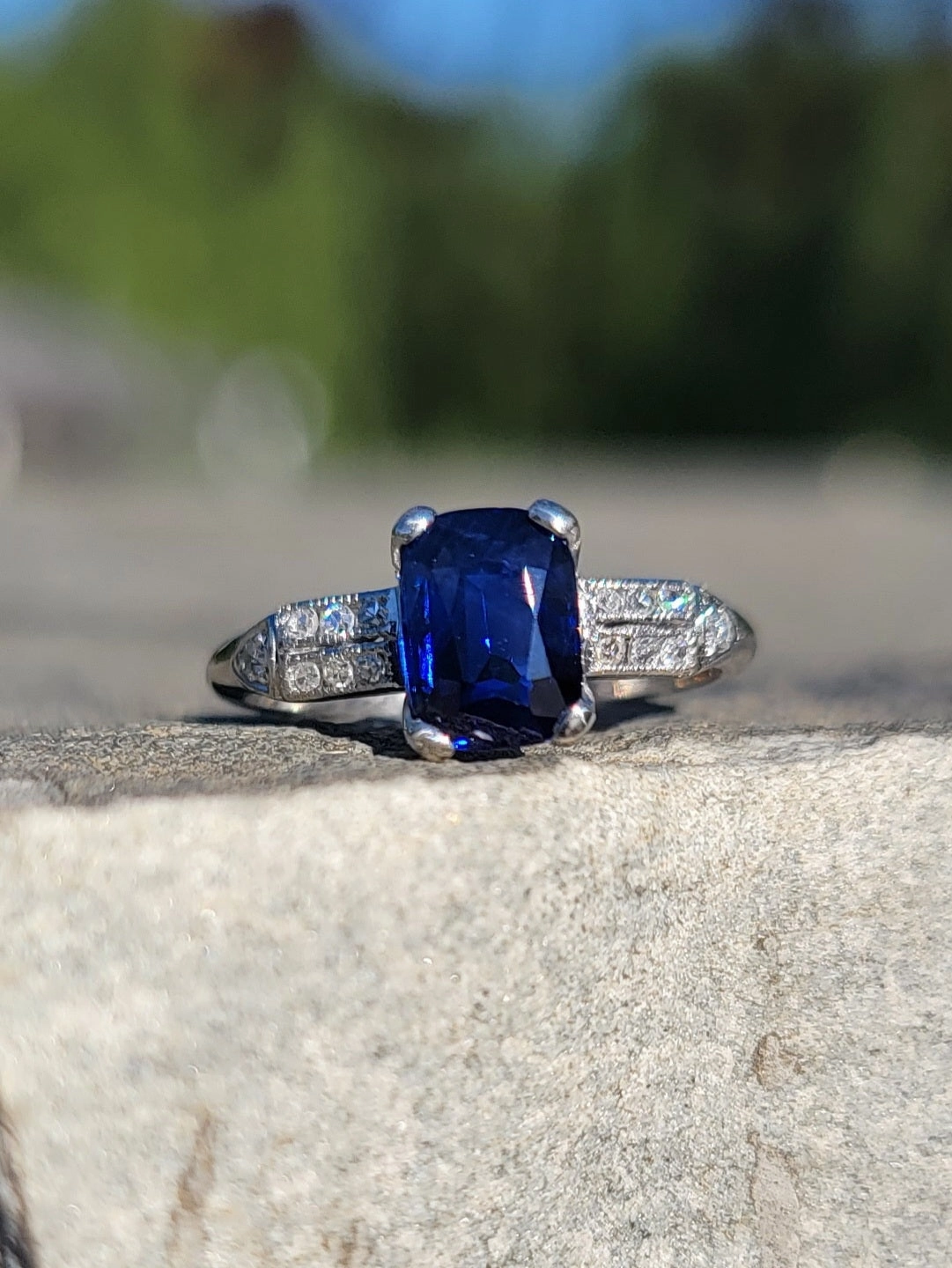 Platinum Art Deco blue sapphire & diamond estate ring