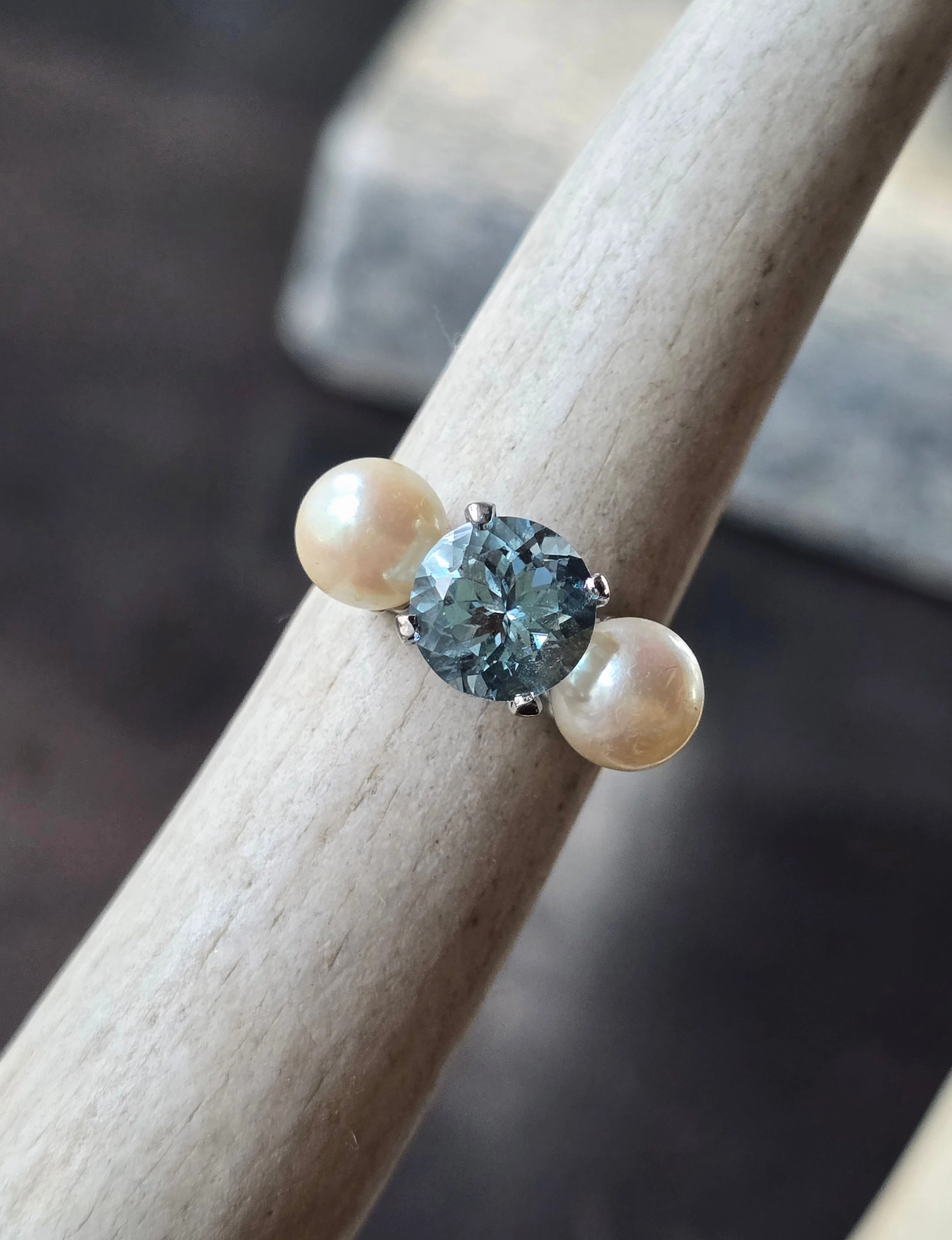 platinum pearl and aquamarine estate 3-stone ring