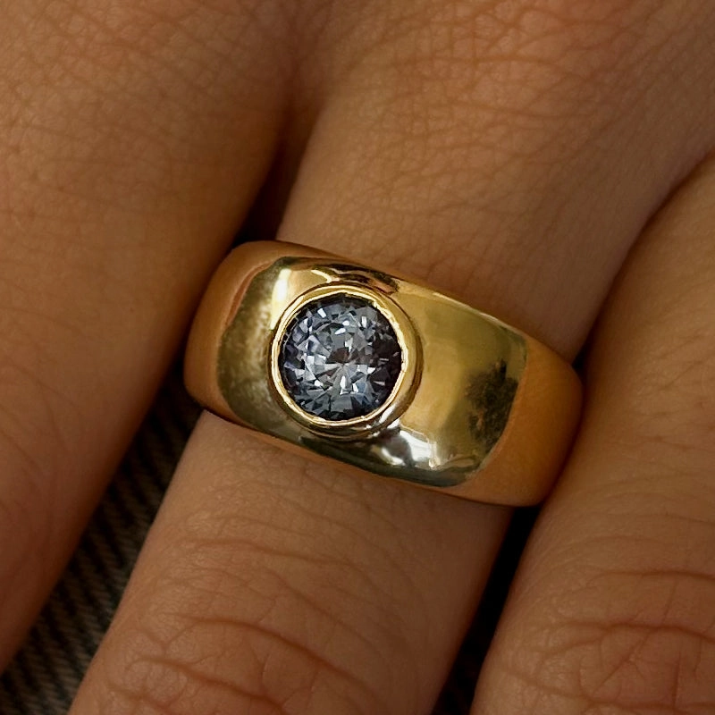 ROUND SAPPHIRE BEZEL SET CLOUD RING