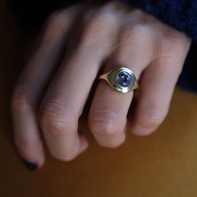 SPINEL RIPPLE SIGNET RING