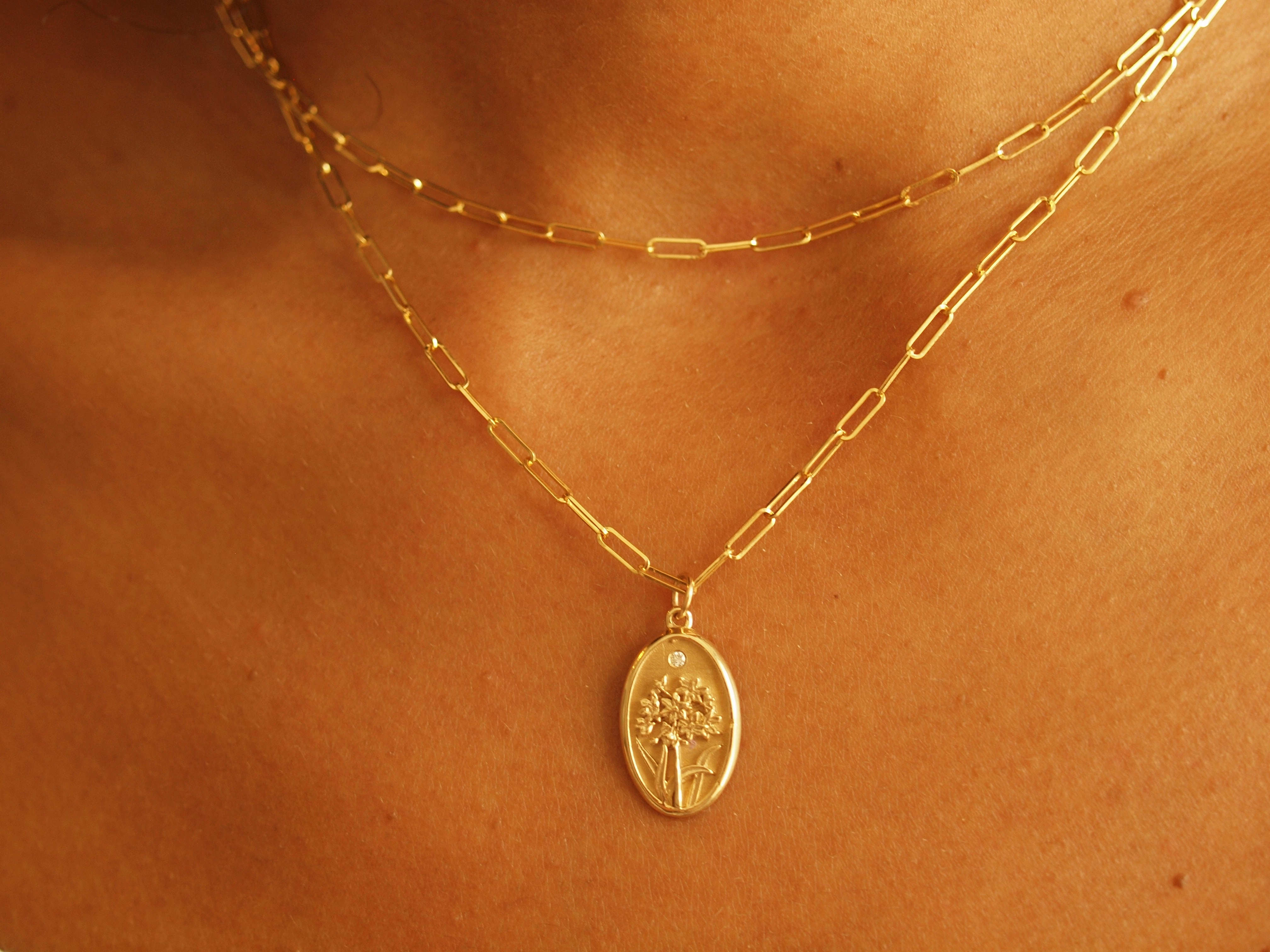 STAPLE CHAIN NECKLACE