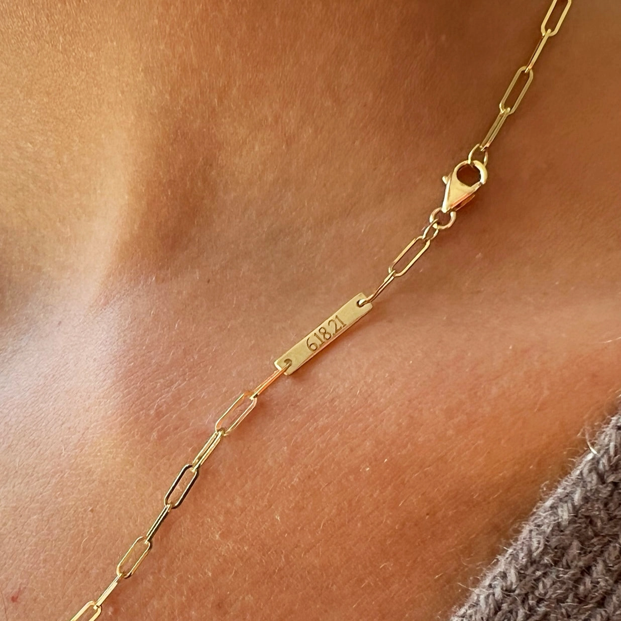 STAPLE CHAIN NECKLACE