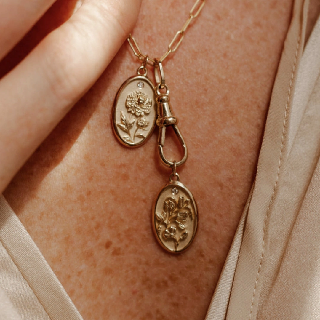 SWEET PEA FLOWER CHARM