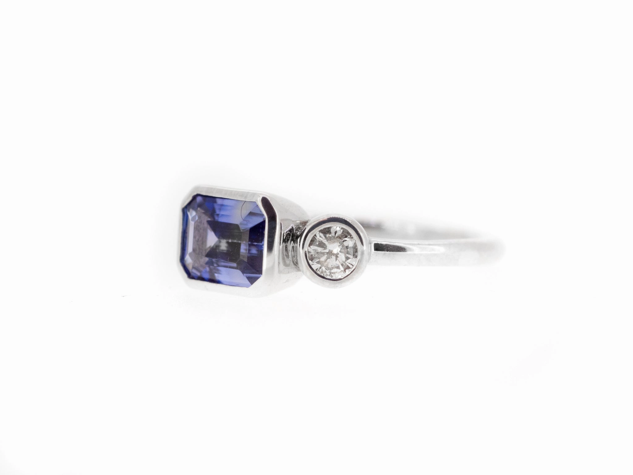 Tanzanite & Diamond Couple Ring
