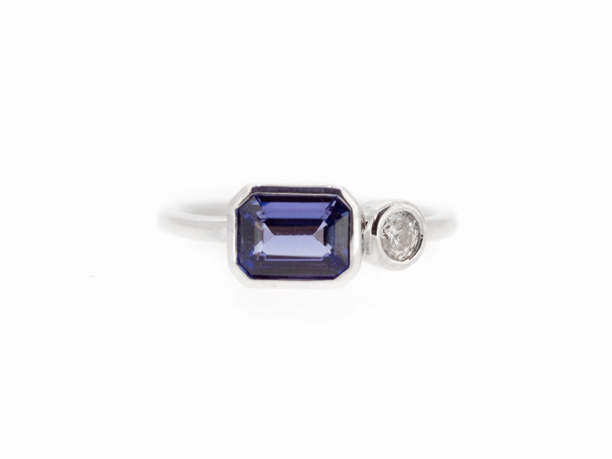 Tanzanite & Diamond Couple Ring
