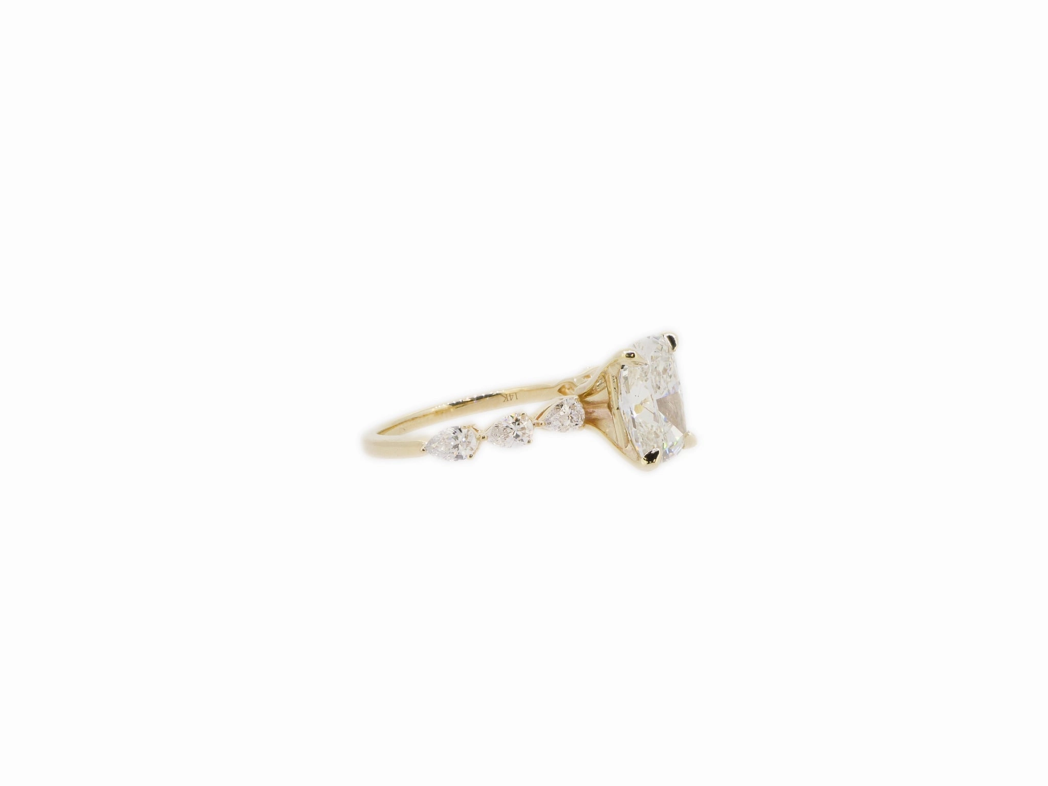 The Theo Ring Cushion Cut